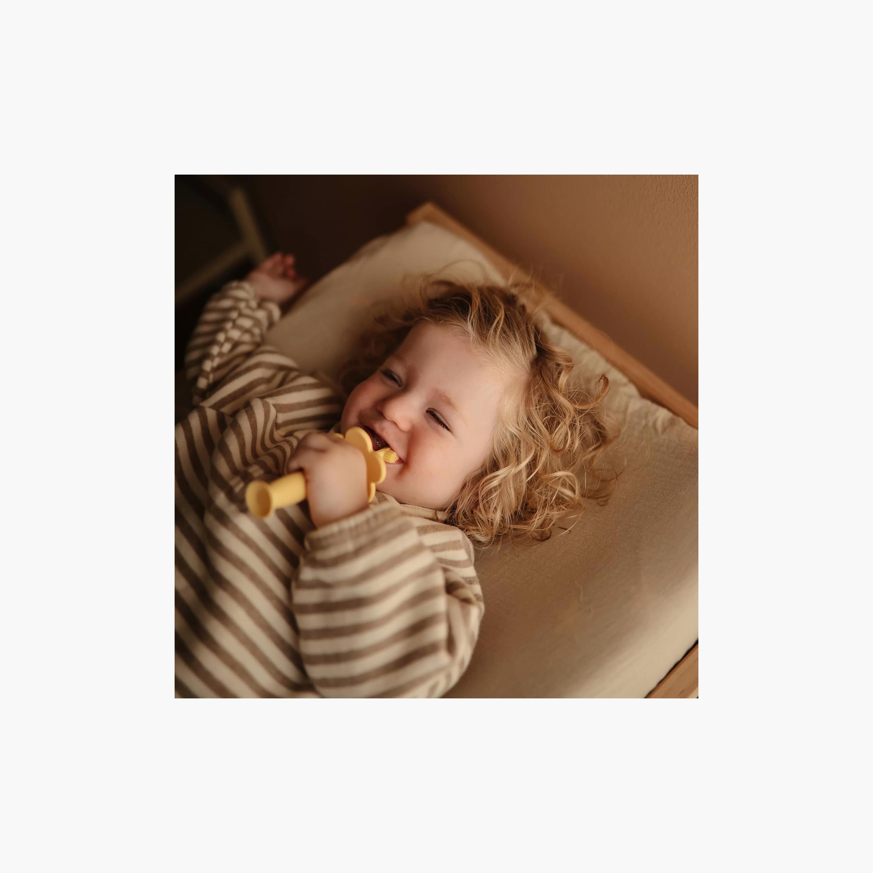 فرشاة أسنان زهرة للتدريب من موشي-baby-bathandcare-oralcare-teethanddentalcare-image-5