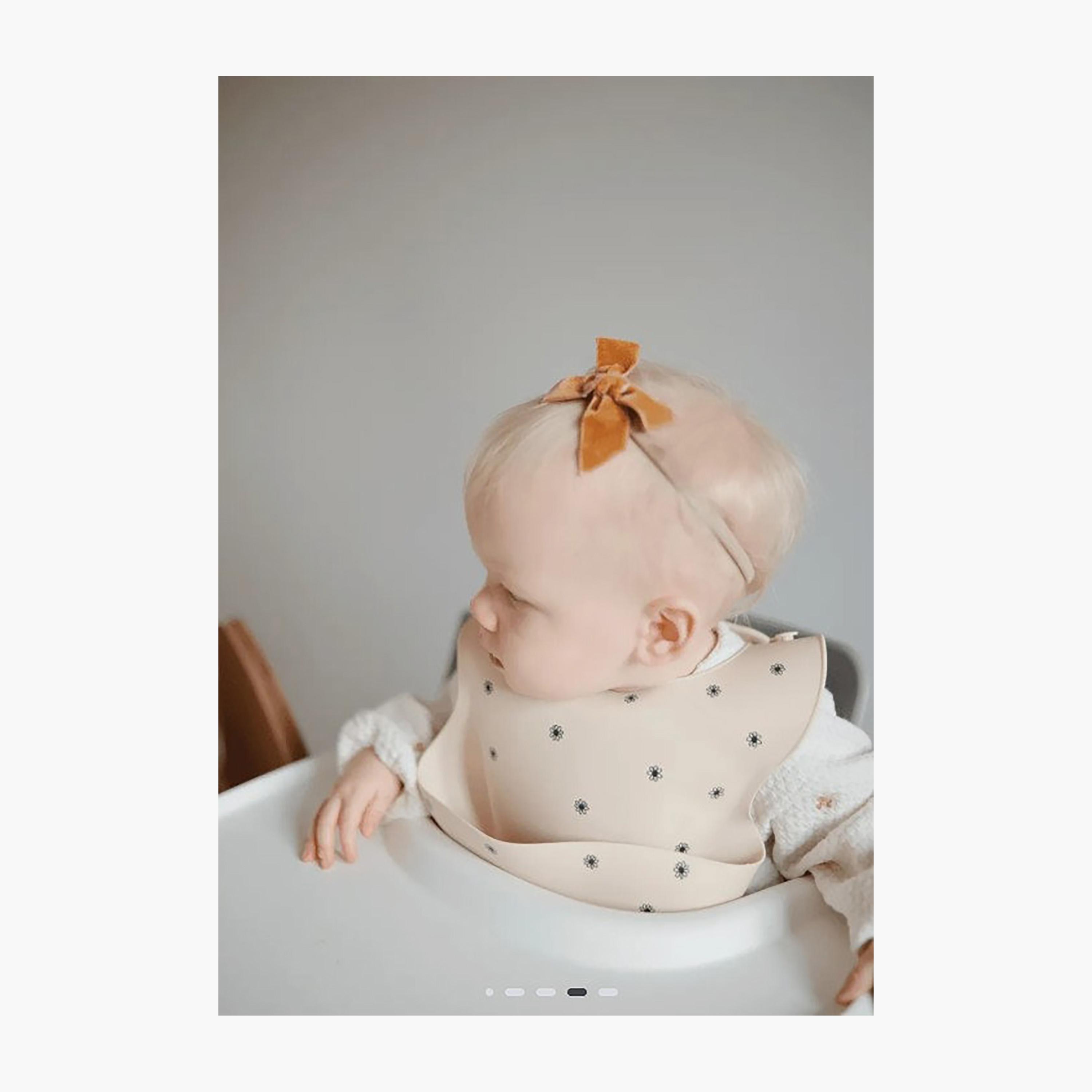 مريلة سيليكون موشي بطبعة الزهور-baby-feeding-bibs-image-2