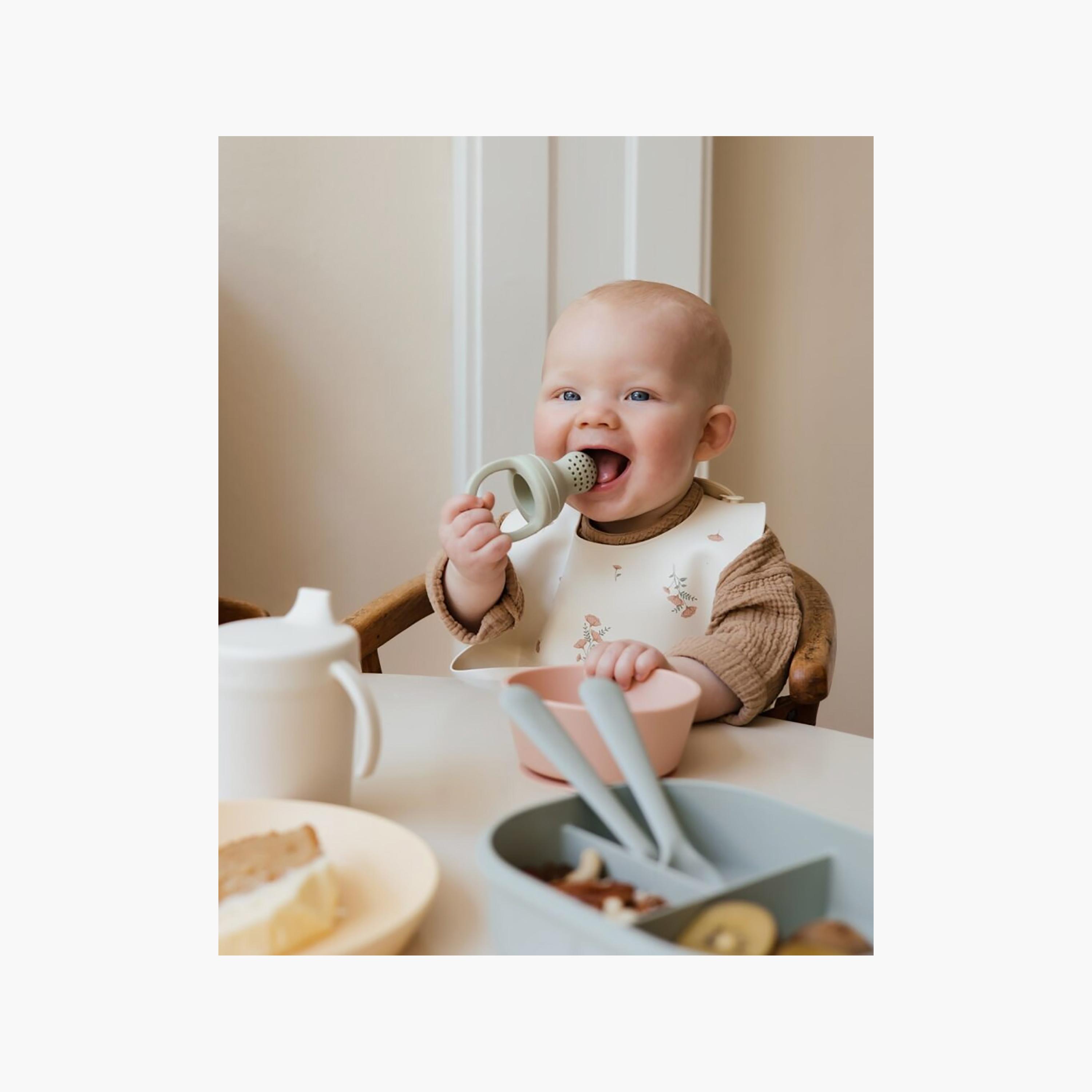 Mushie 2-Piece Silicone Fresh Food Feeder-baby-feeding-mealtimeessentials-image-8