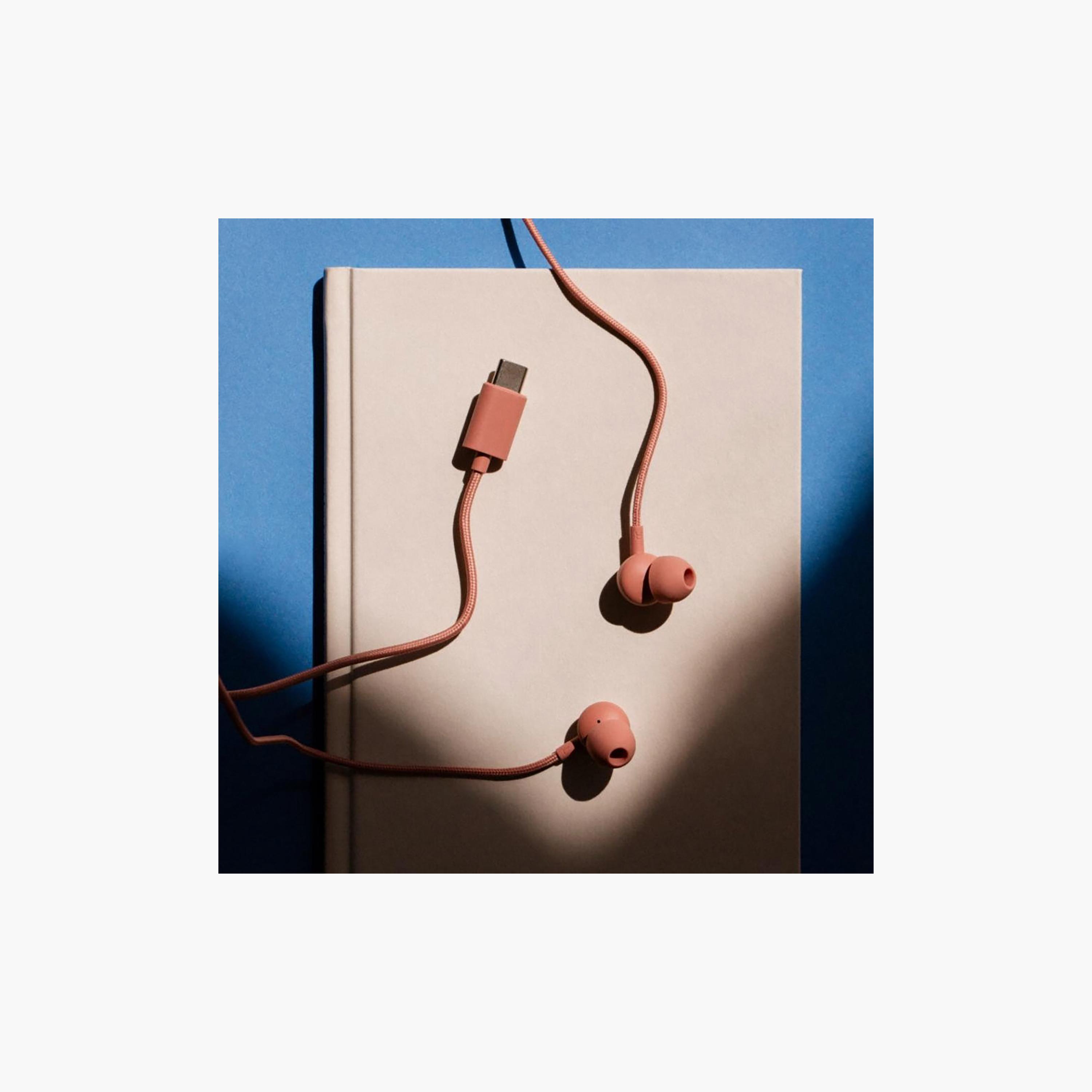 سماعات أذن سلكية V3 بفيشة تايب سي ومقاومة للماء IPX4 من سوديو | V3-electronics-headphonesandearphones-image-8
