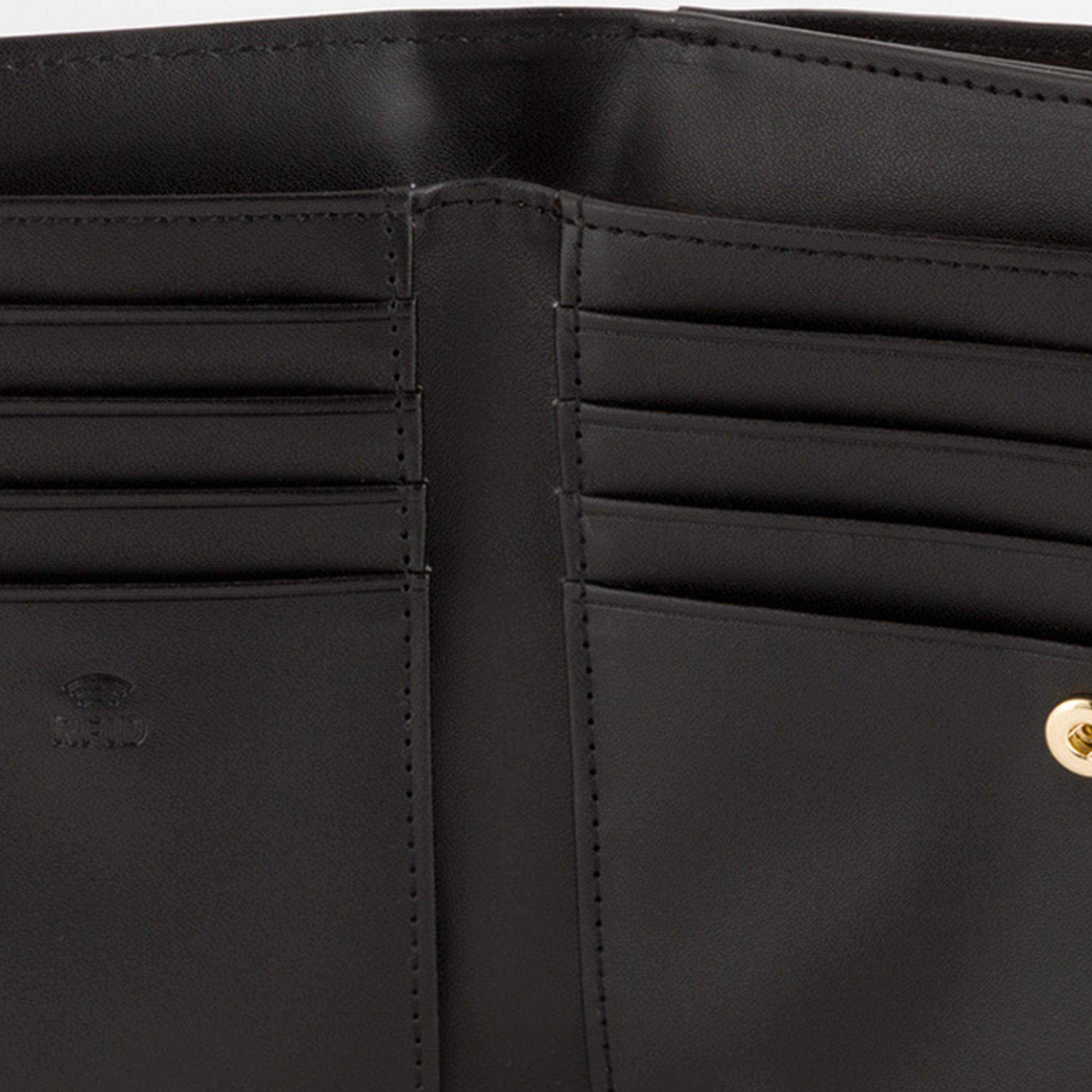 Carpisa Melissa V1 Plain Wallet with Kiss Lock closure | 14.5 X 2 X 9 CM-women-bagsandwallets-wallets-image-3