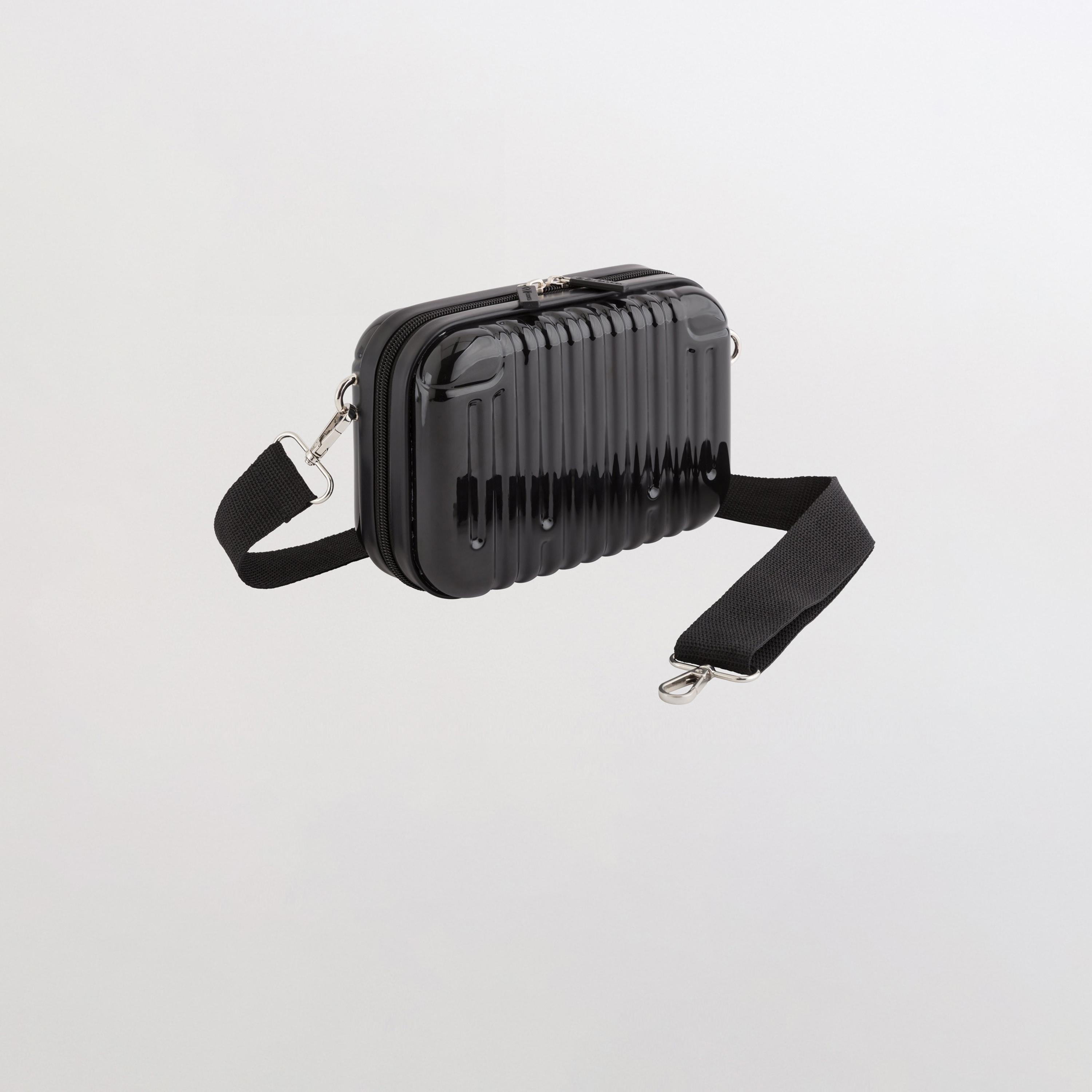 Carpisa Bumper Go Textured Toiletry Bag with Zipper closure and Detachable Strap | ANC3010594500101-household-storage-cosmeticorganizing-makeuporganizersandsets-image-3