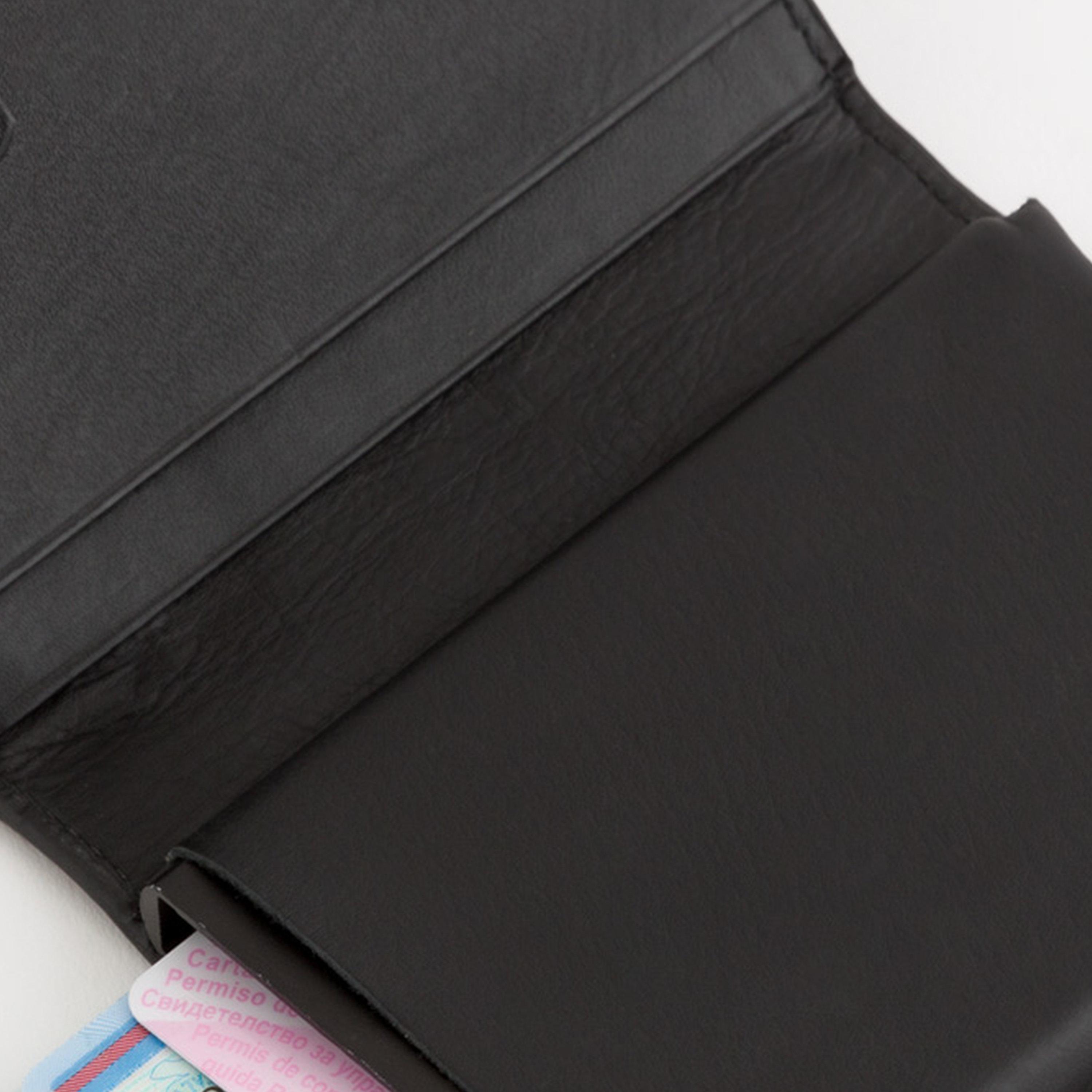 Carpisa Ilasy New Plain Coin Purse with Zipper closure | 10 X 2 X 7 CM-men-beltsandwallets-wallets-image-3