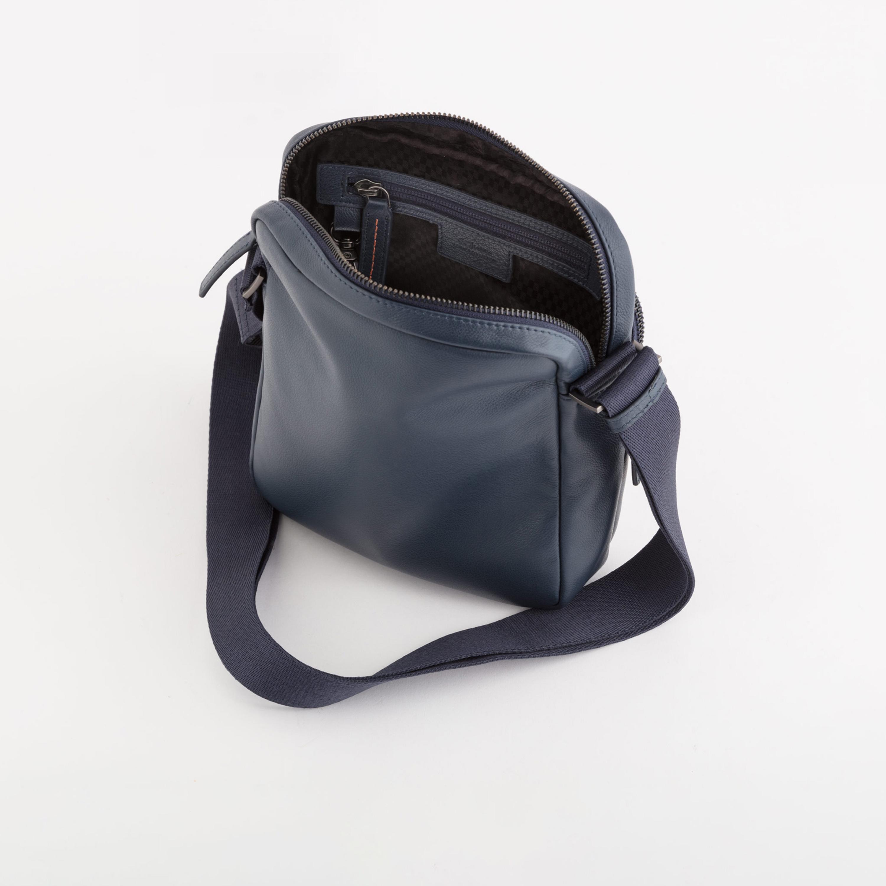 Carpisa Addicted Pro Plain Shoulder Bag with Zipper closure and Adjustable Strap | 23 X 6 X 20 CM-men-bags-image-3