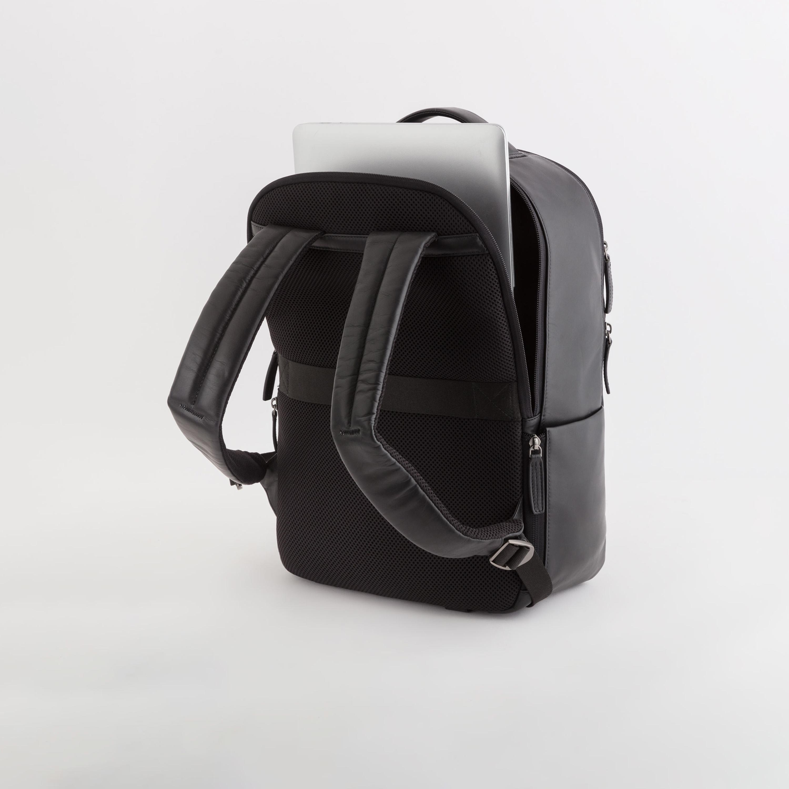 Carpisa | 17 Inches Backpack, Leather, Adjustable Strap | BPD0000154500101-travel-luggagesandbags-backpacks-image-4