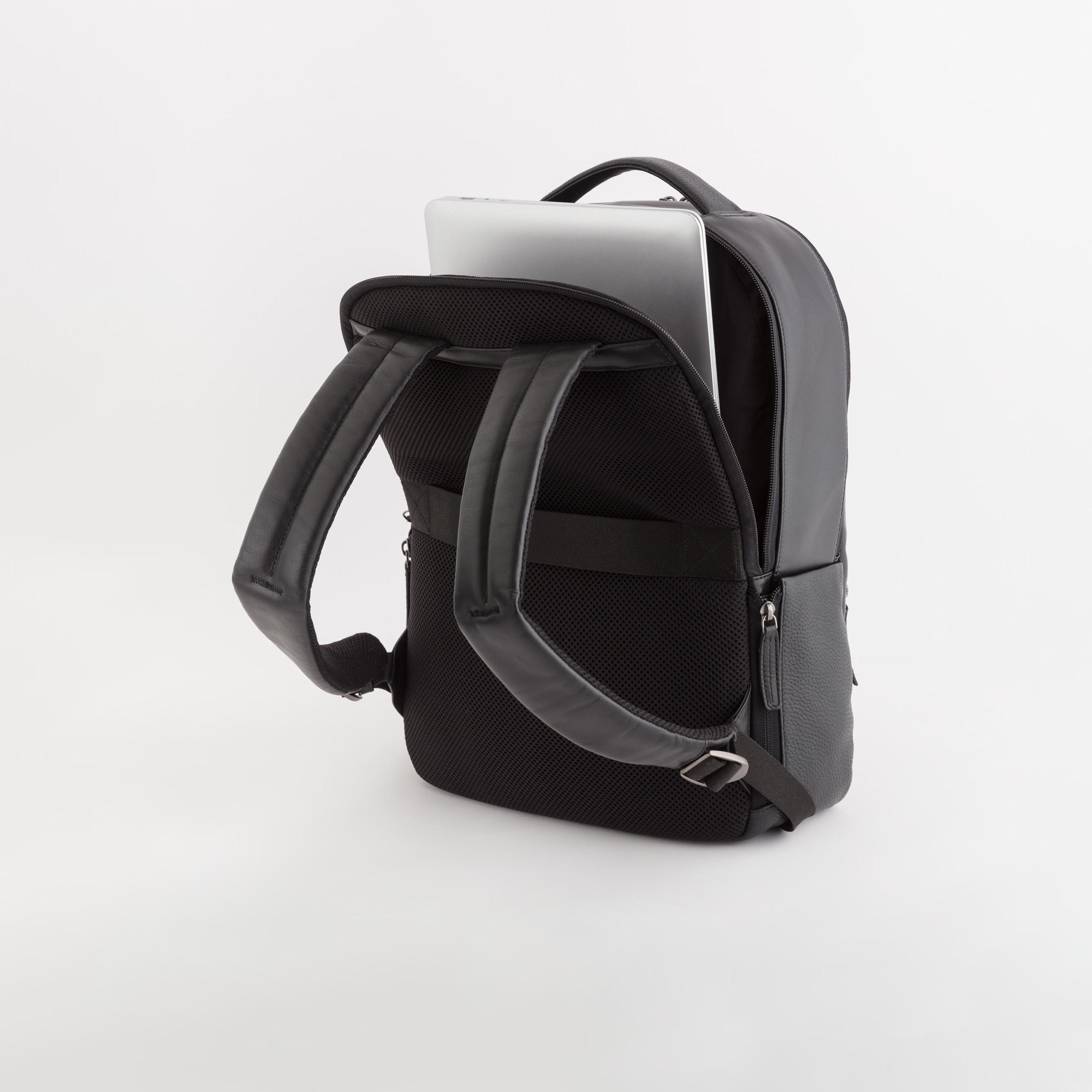 Carpisa | 17 Inches Backpack, Leather, Adjustable Strap | BPD0010154500101-travel-luggagesandbags-backpacks-image-4