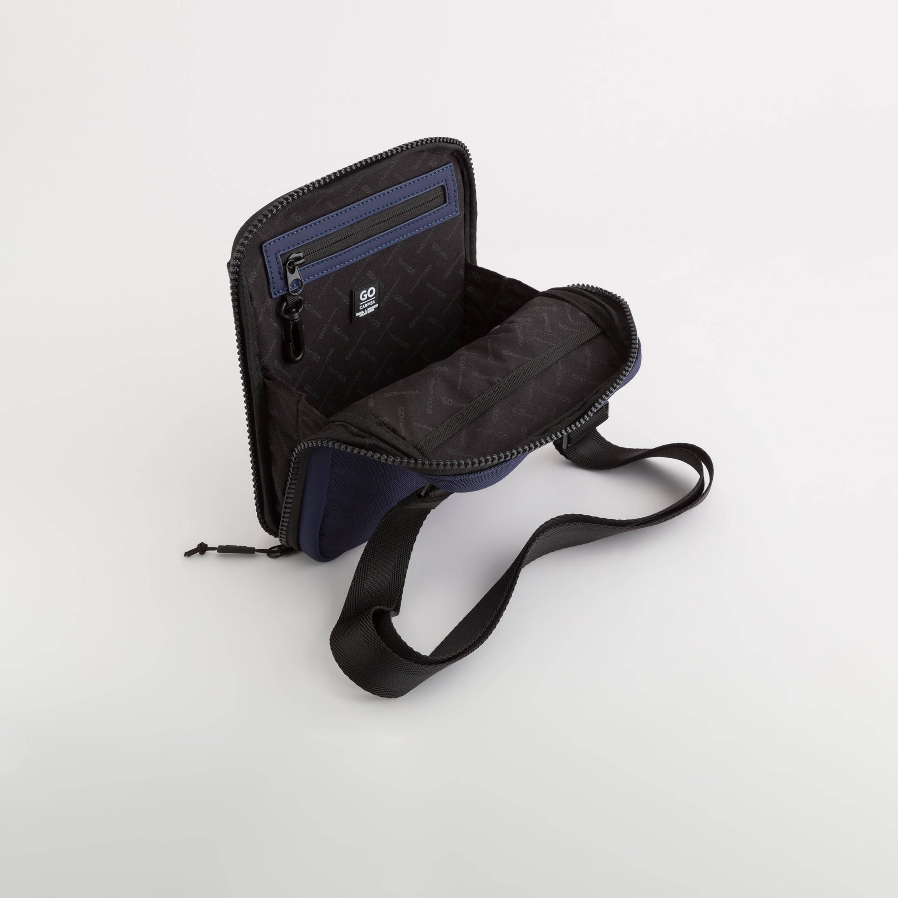 Carpisa Maverick GO Plain Shoulder Bag with Zipper closure and Adjustable Strap | 24 X 5 X 20 CM-men-bags-image-4