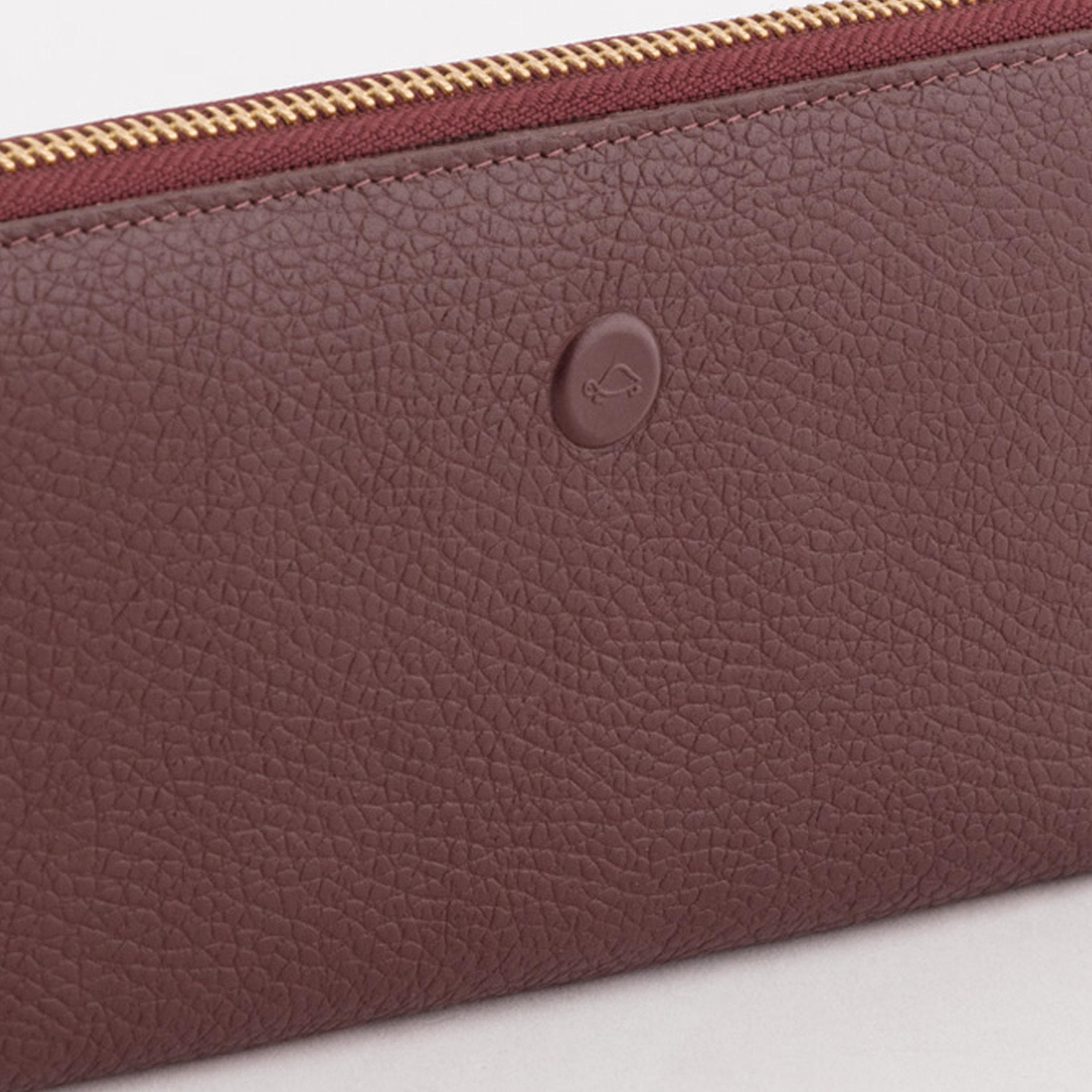 Carpisa Delta Winter Textured Wallet with Zipper closure | 19 X 2 X 10 CM-women-bagsandwallets-wallets-image-4