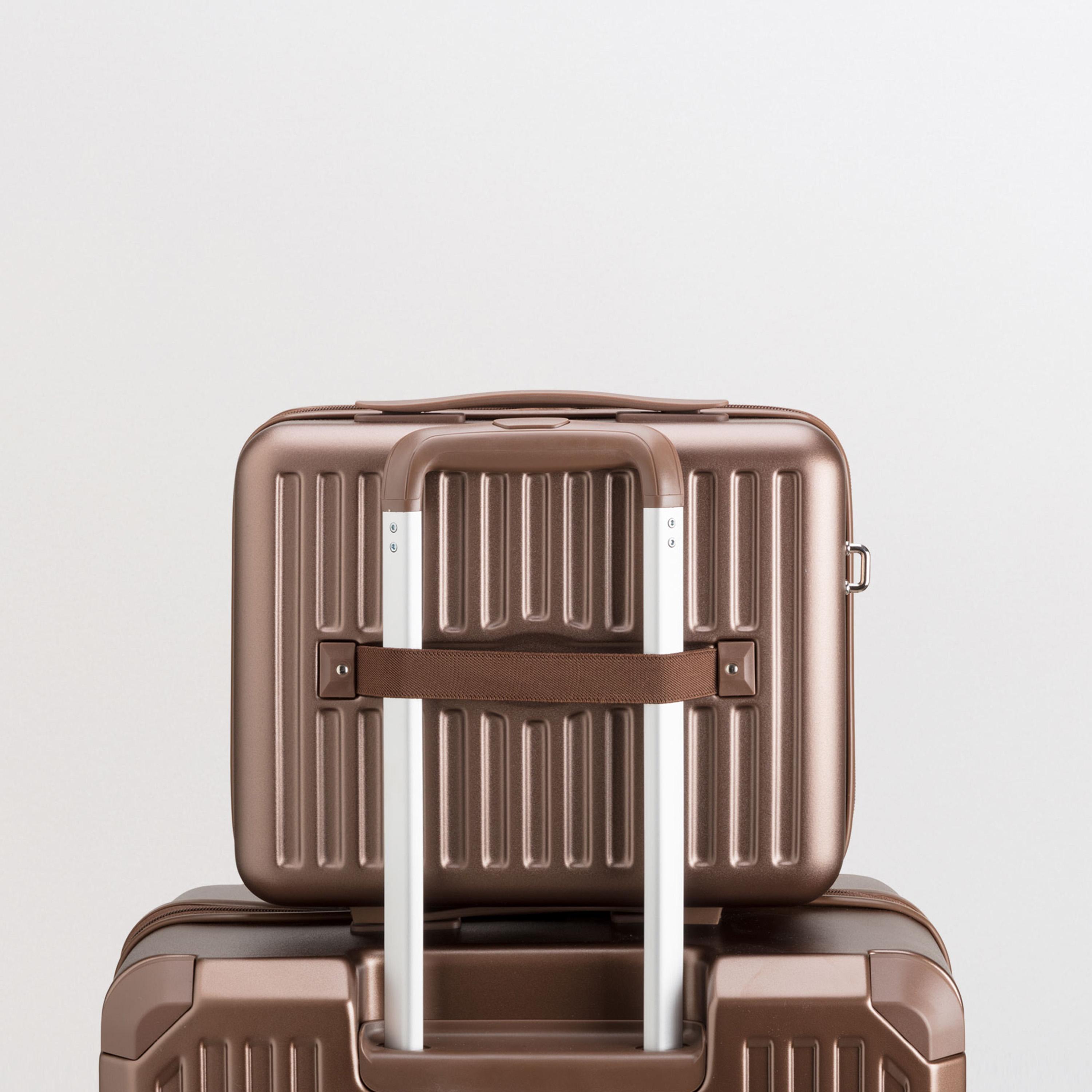Carpisa Tinny Go Textured Toiletry Bag with Zipper closure and Detachable Strap | VVC9220494522201-household-storage-cosmeticorganizing-makeuporganizersandsets-image-5