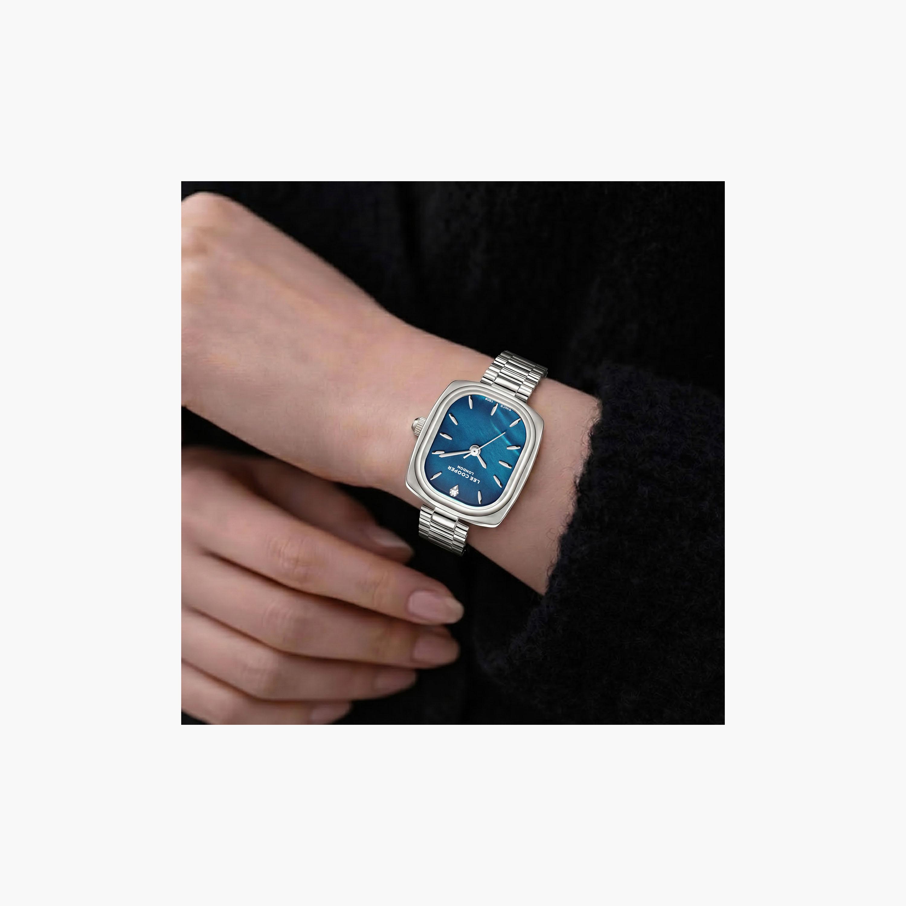 Lee Cooper Women's 32 MM Analog Blue Dial Metal Strap | LC08347-390-women-watchesandjewellery-watches-image-7