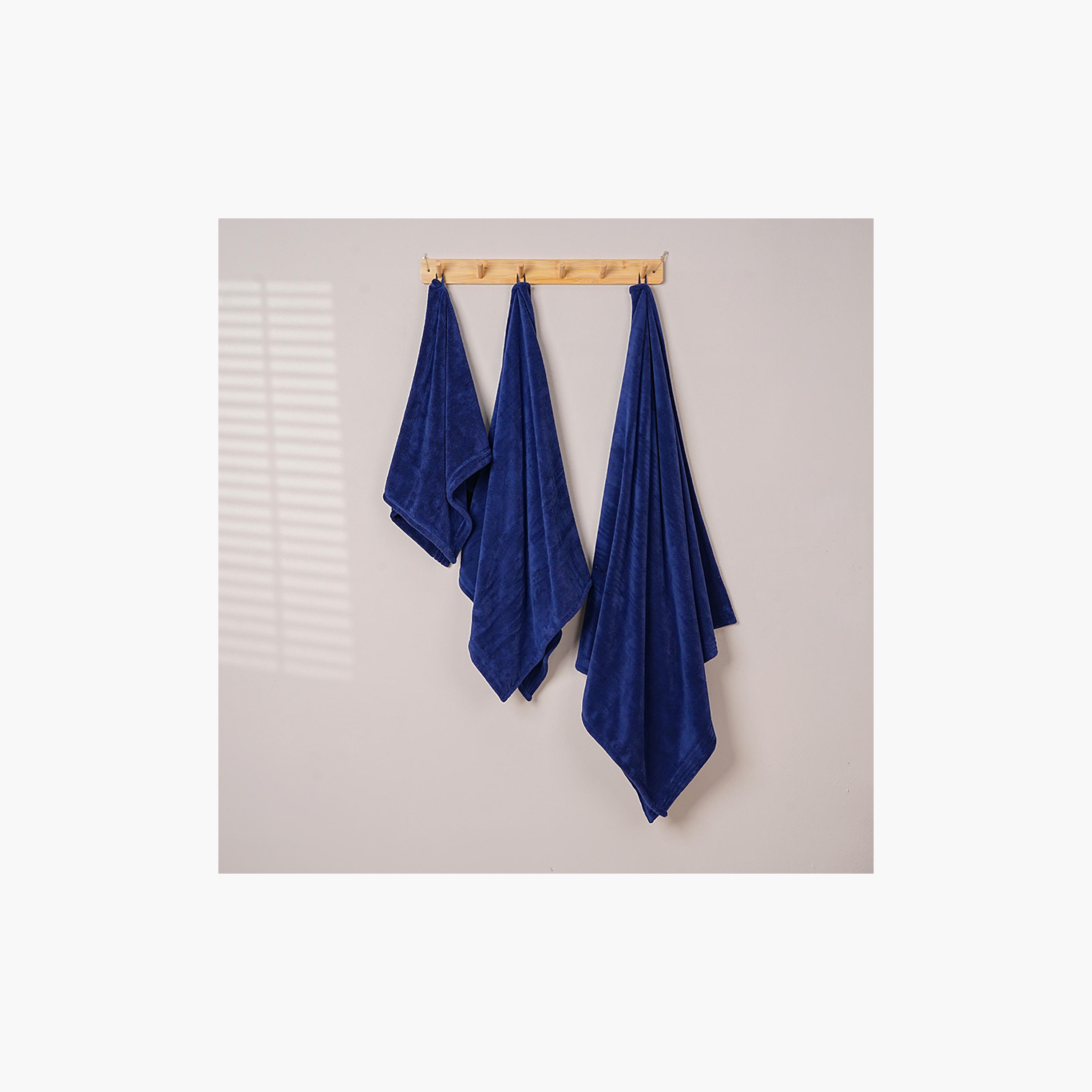طقم مناشف ناعمة سادة من مجموعة مايكروفايبر كومفورت (فائقة الامتصاص) من دونيتيلا-household-bathandlaundry-bathlinen-towels-image-6