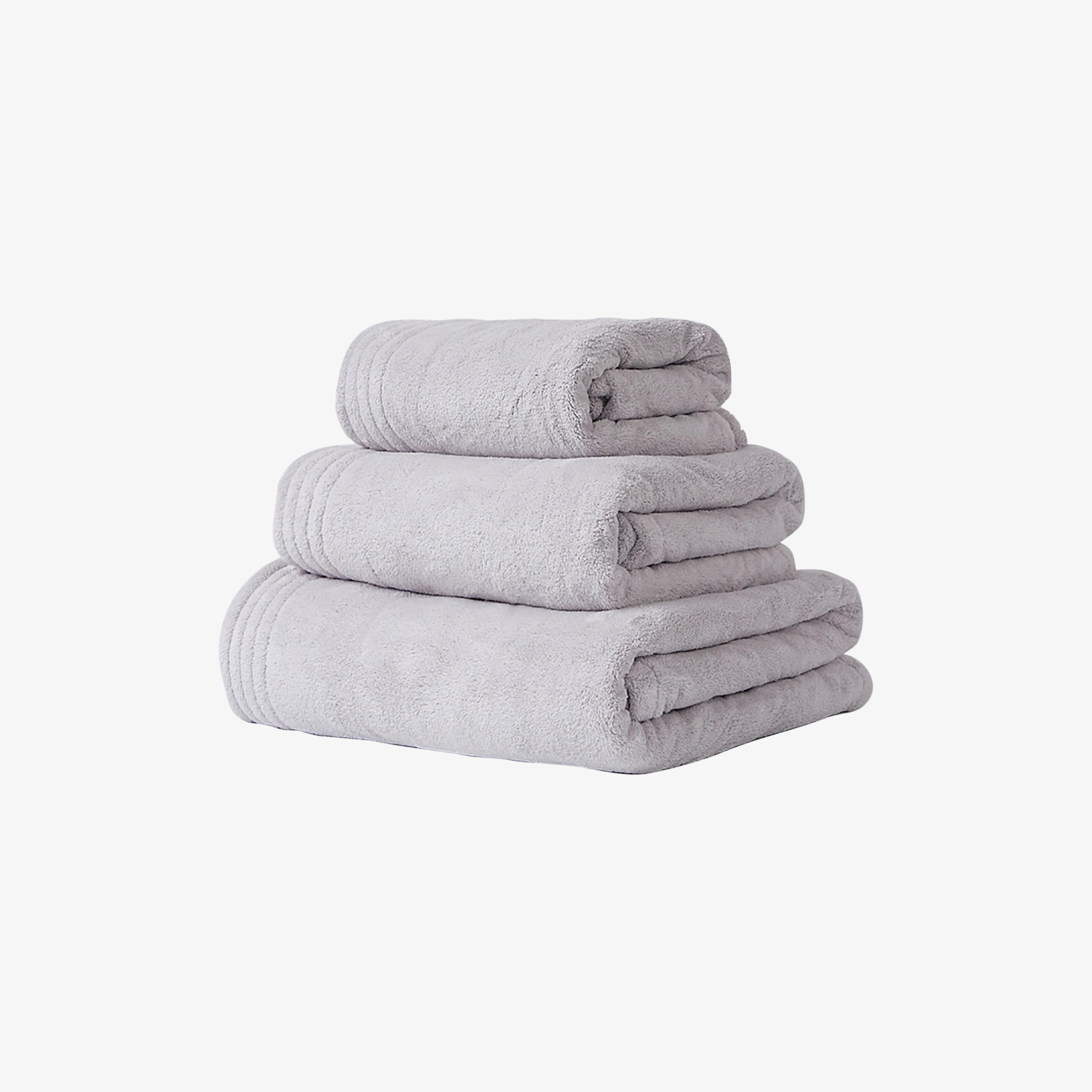 طقم مناشف ناعمة سادة من مجموعة مايكروفايبر كومفورت (فائقة الامتصاص) من دونيتيلا-household-bathandlaundry-bathlinen-towels-image-1