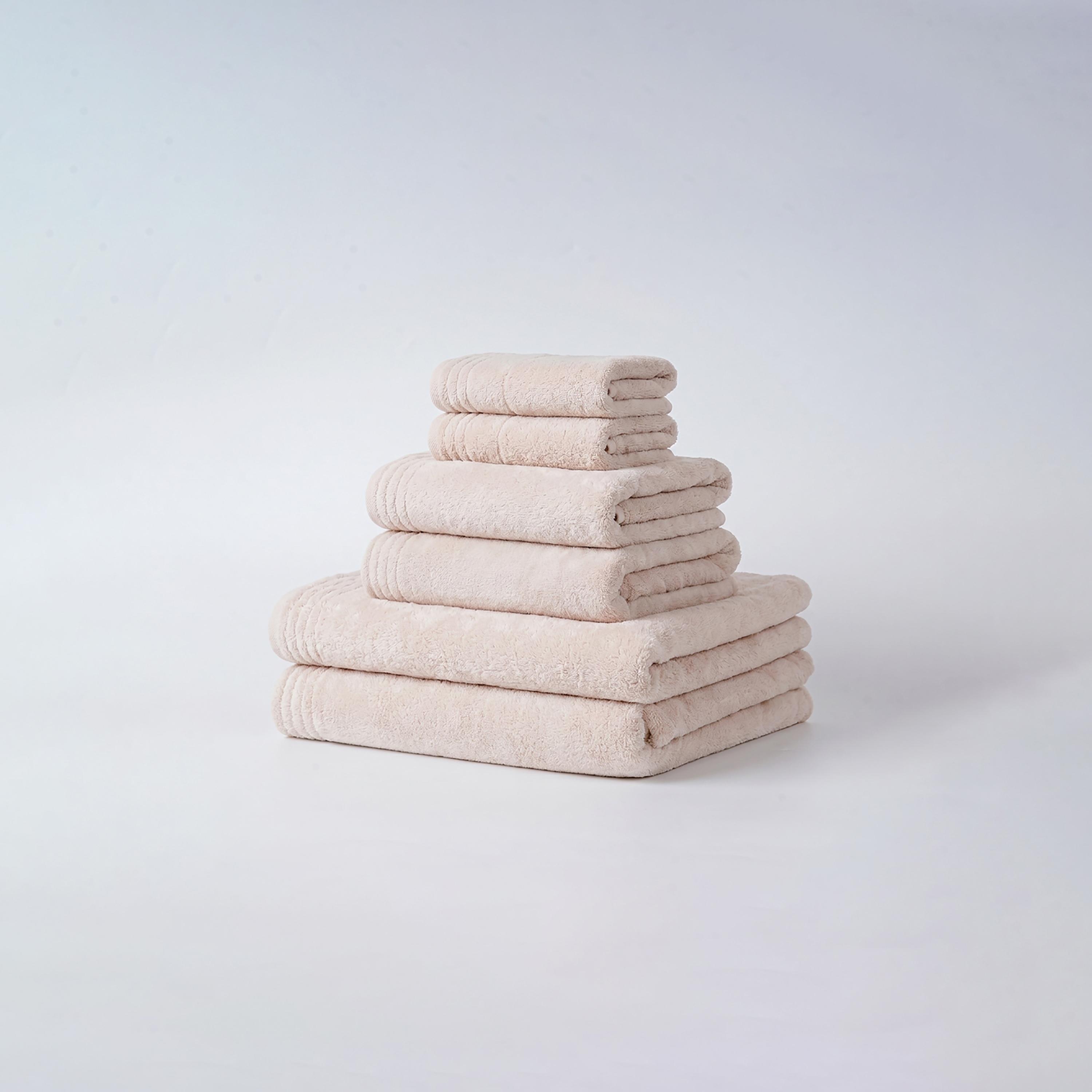 طقم مناشف ناعمة سادة من مجموعة مايكروفايبر كومفورت (فائقة الامتصاص) من دونيتيلا-household-bathandlaundry-bathlinen-towels-image-2