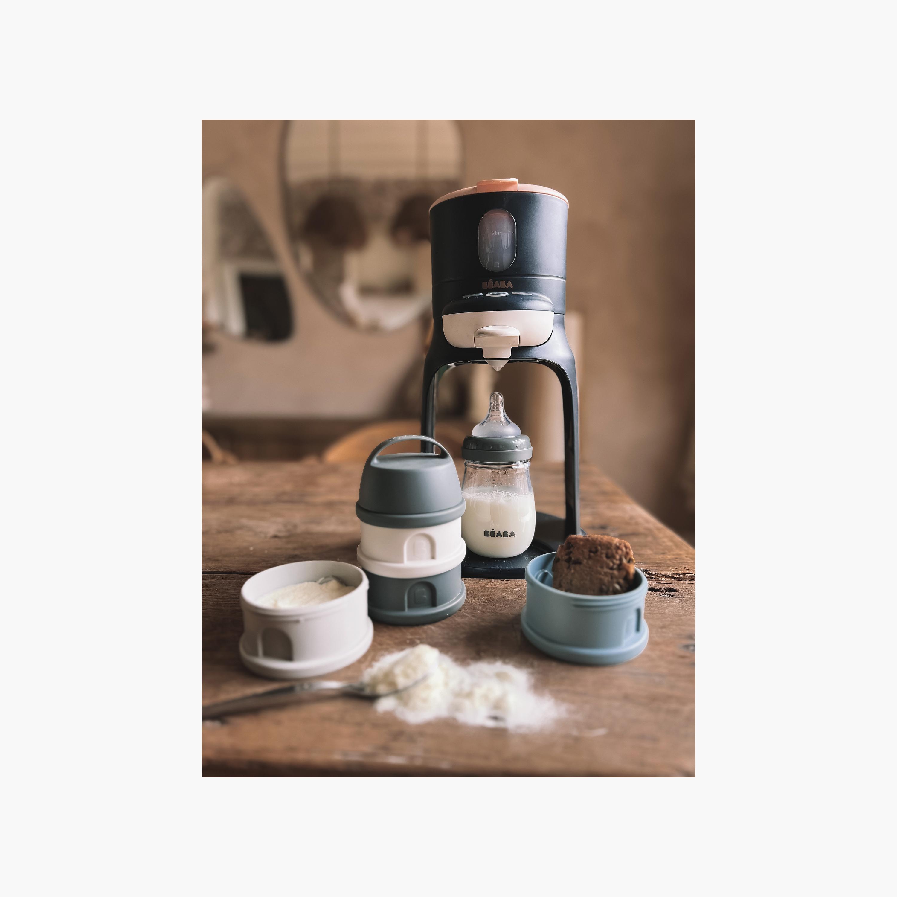 طقم علب تخزين الحليب مقسمة وقابلة للرص مع مقبض وفوهة صب - 4 قطع من بيابا-baby-feeding-mealtimeessentials-image-4