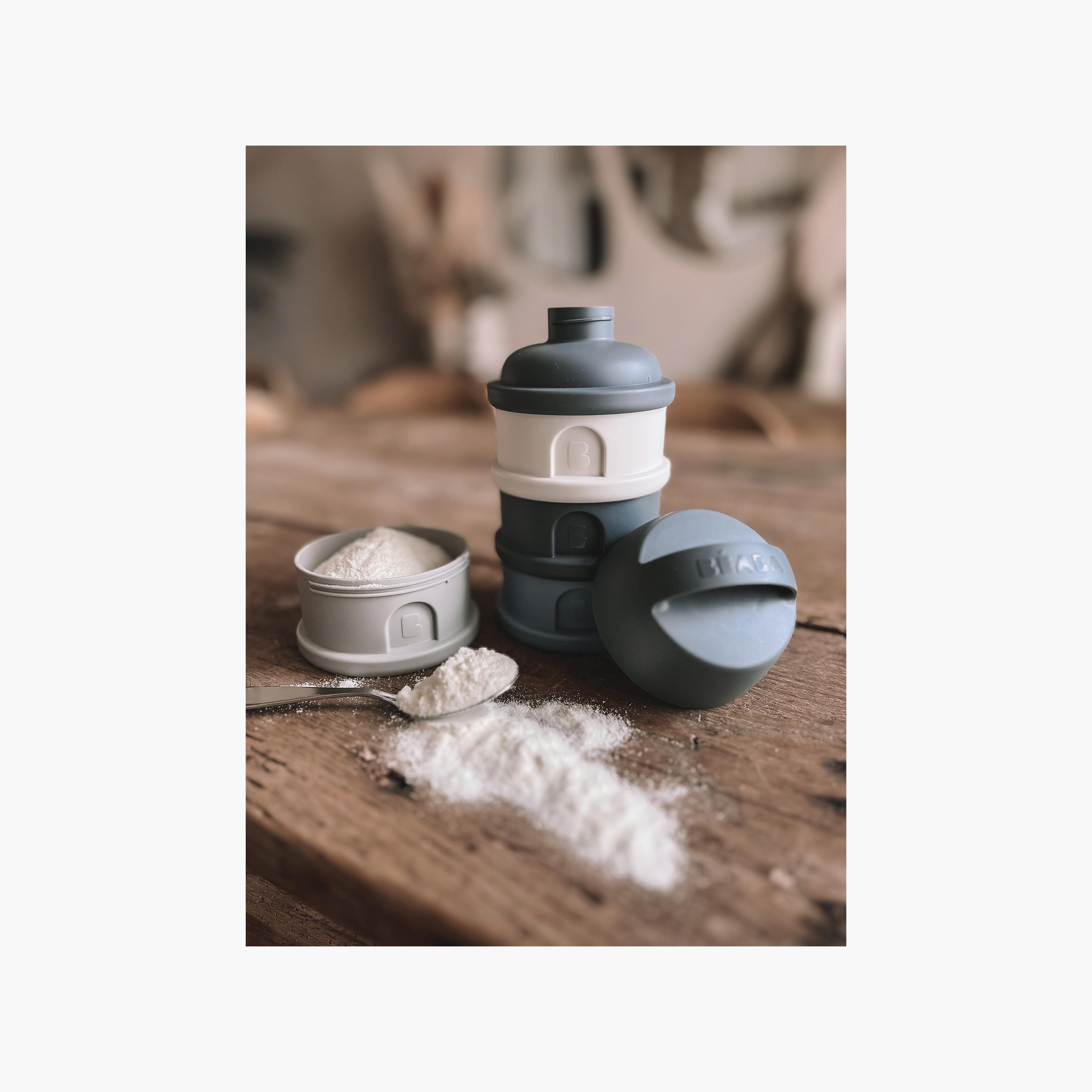طقم علب تخزين الحليب مقسمة وقابلة للرص مع مقبض وفوهة صب - 4 قطع من بيابا-baby-feeding-mealtimeessentials-image-5
