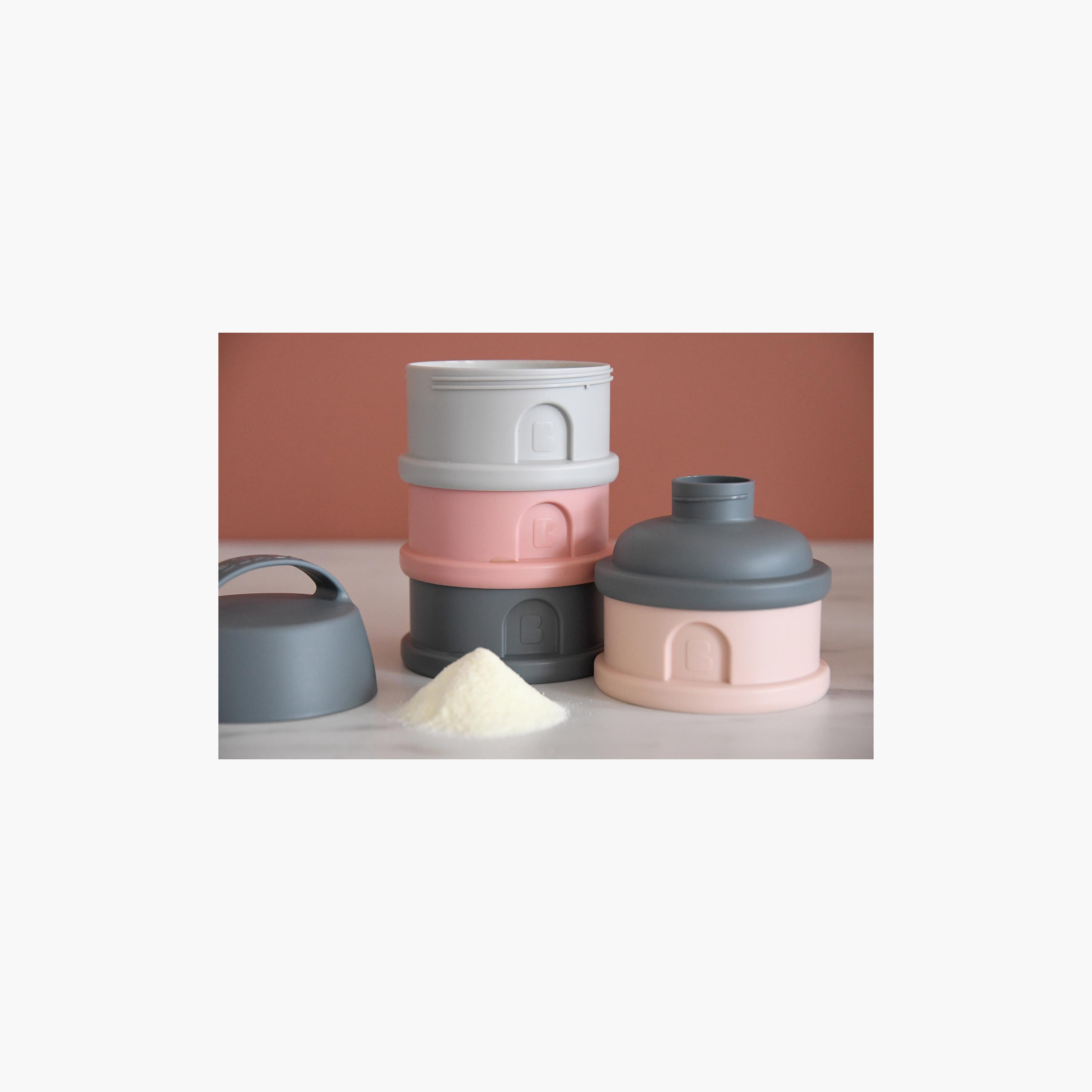 طقم علب تخزين الحليب مقسمة وقابلة للرص مع مقبض وفوهة صب - 4 قطع من بيابا-baby-feeding-mealtimeessentials-image-6