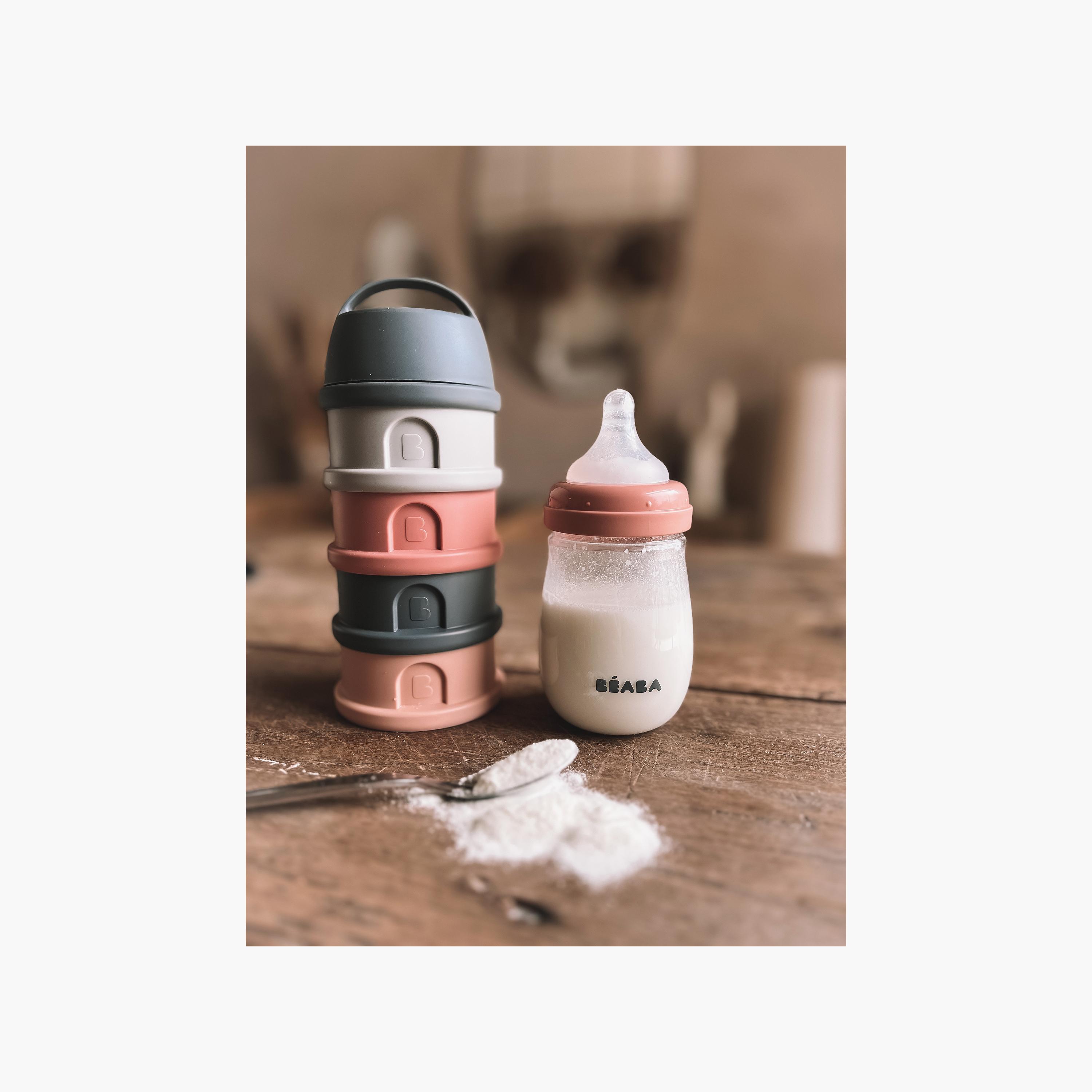 طقم علب تخزين الحليب مقسمة وقابلة للرص مع مقبض وفوهة صب - 4 قطع من بيابا-baby-feeding-mealtimeessentials-image-7