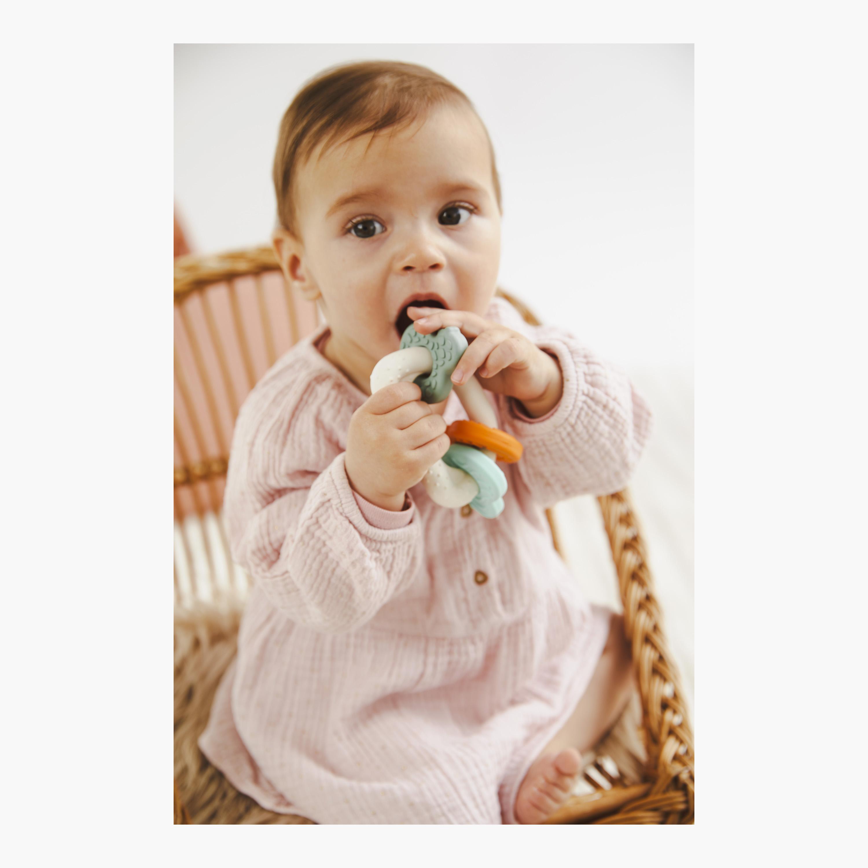 عضاضة أطفال بتصميم مفاتيح بارزة الملمس من صوفي لا جيراف-toys-babyandtoddlertoys-rattlesandteethers-image-5