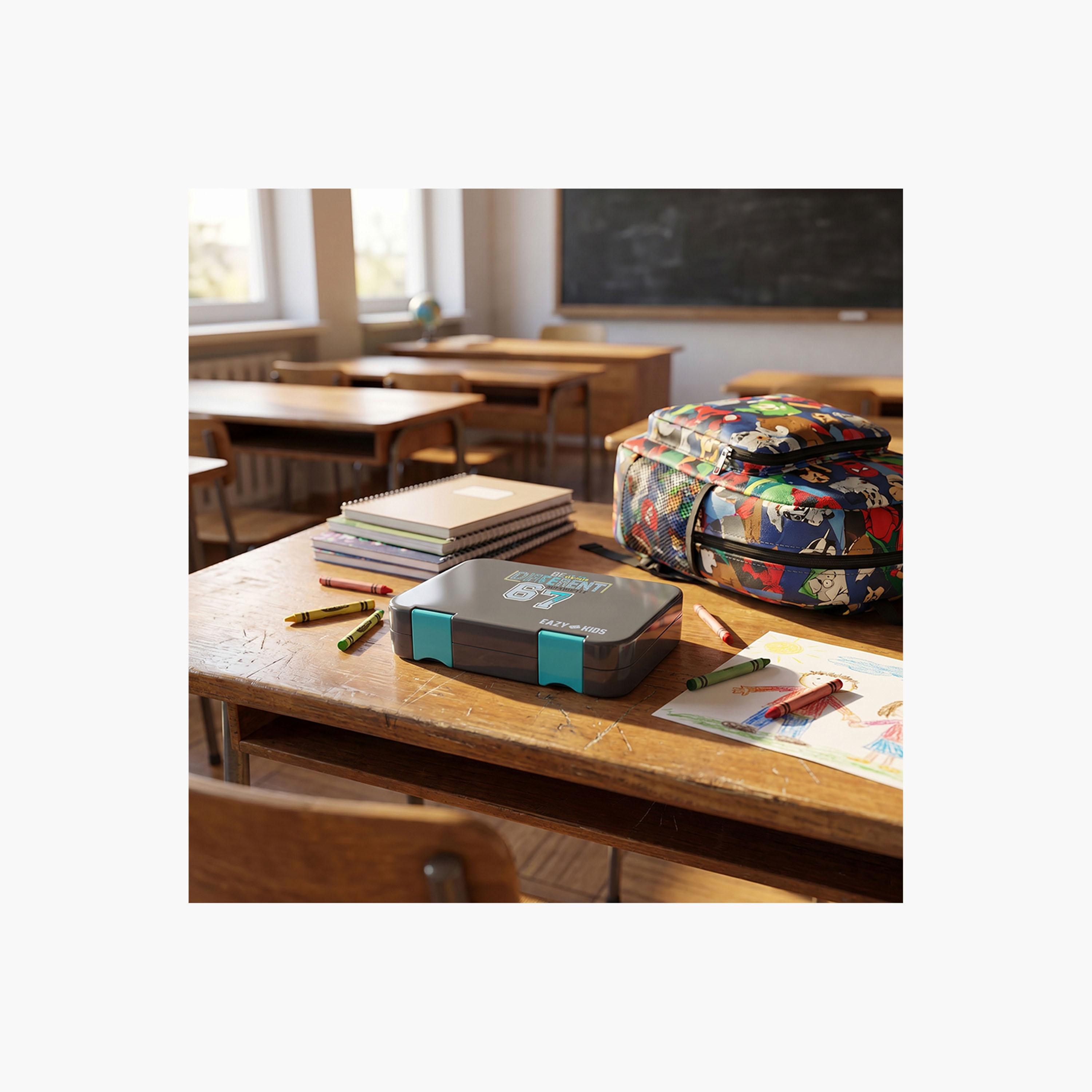 صندوق غداء بينتو بـ 4 أقسام مع زجاجة مياه بغطاء قلاب من إيزي كيدز - 750 مل-school-lunchessentials-lunchboxes-image-16