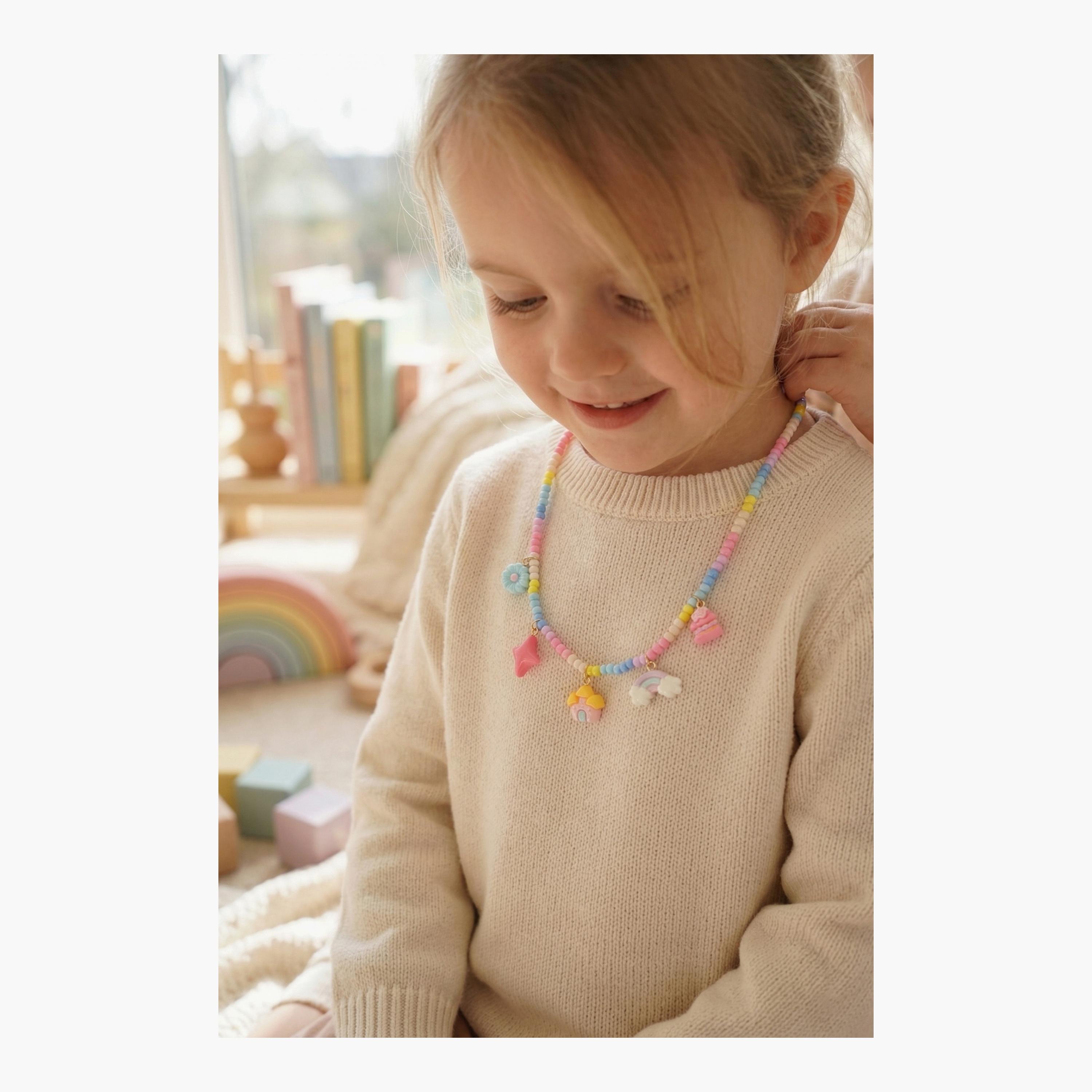 قلادة (عقد) من الخرز مع دلايات صغيرة من ليتل لاكشريز-girls-accessories-jewellery-image-4