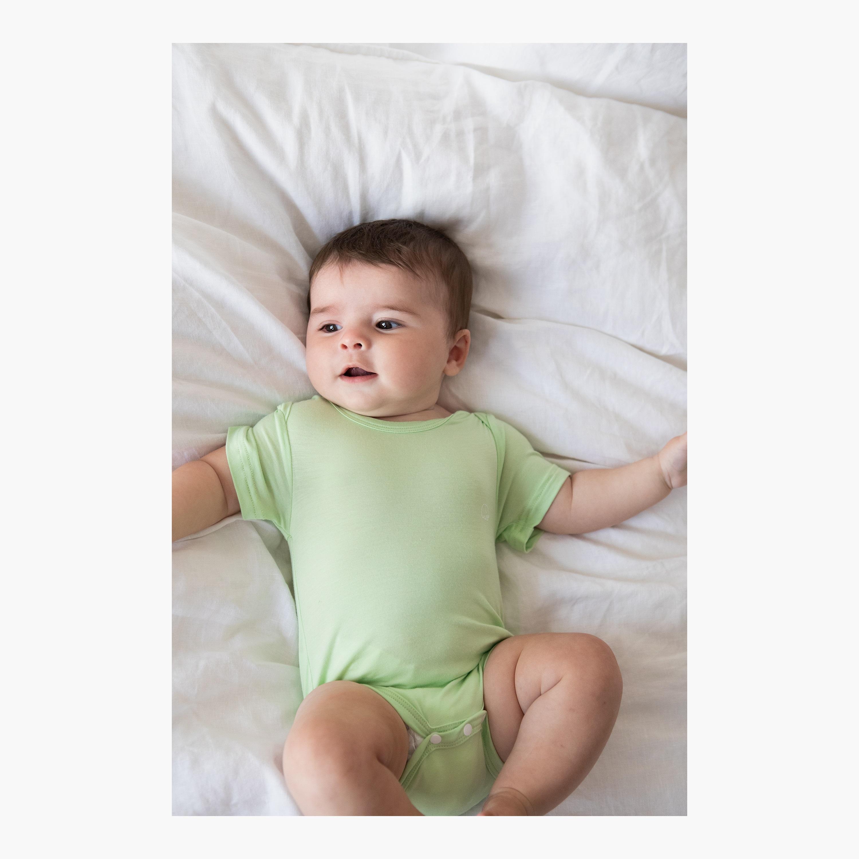 بودي سوت ناعم بأكمام قصيرة من خيزران (بامبو) عضوي وسباندكس من أنفي بيبي | 3-6 أشهر-baby-boys-clothing-bodysuits-image-5