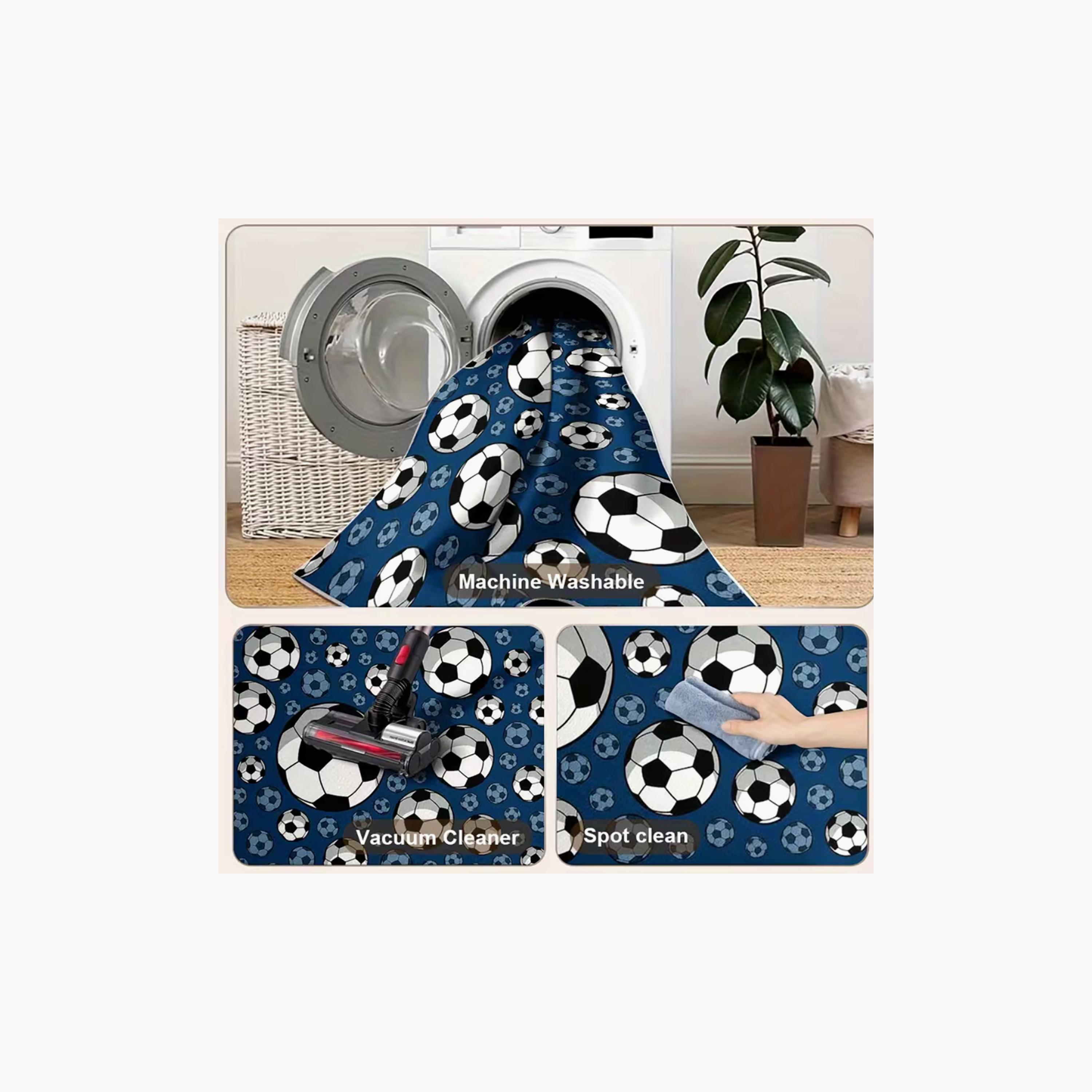 سجادة ومفرش لعب مبطن للأطفال بنقشة كرات القدم من فاكتوري برايس - 160 × 200 سم-baby-nursery-roomdecor-image-3