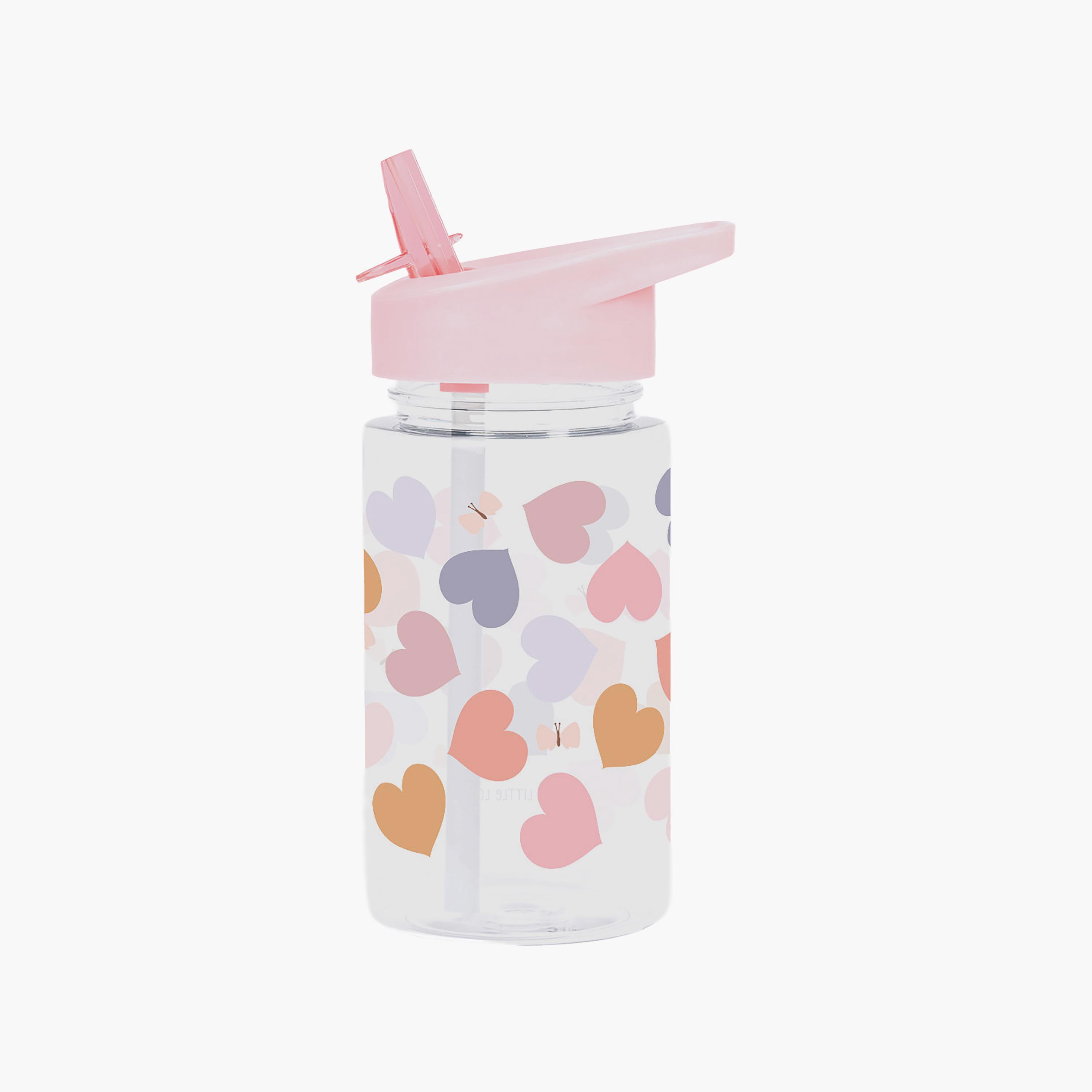 زجاجة مياه تريتان على شكل قلوب مع ماصة - 450 مل من إيه ليتل لوفلي كومباني-school-waterbottles-image-1