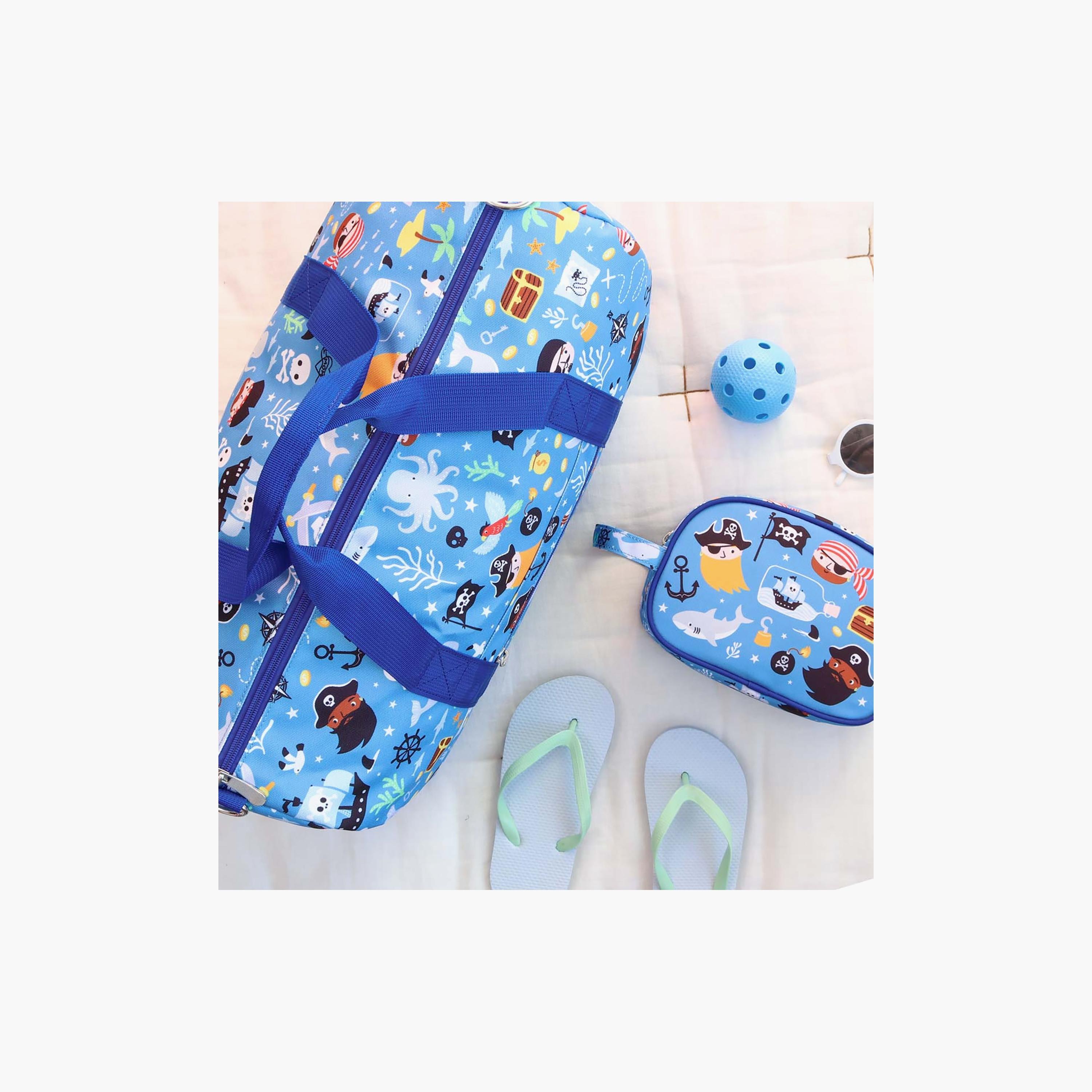 حقيبة سفر بتصميم قراصنة بمقبضين - 26 لترًا من إيه ليتل لوفلي كومباني-baby-gear-travelaccessories-image-4