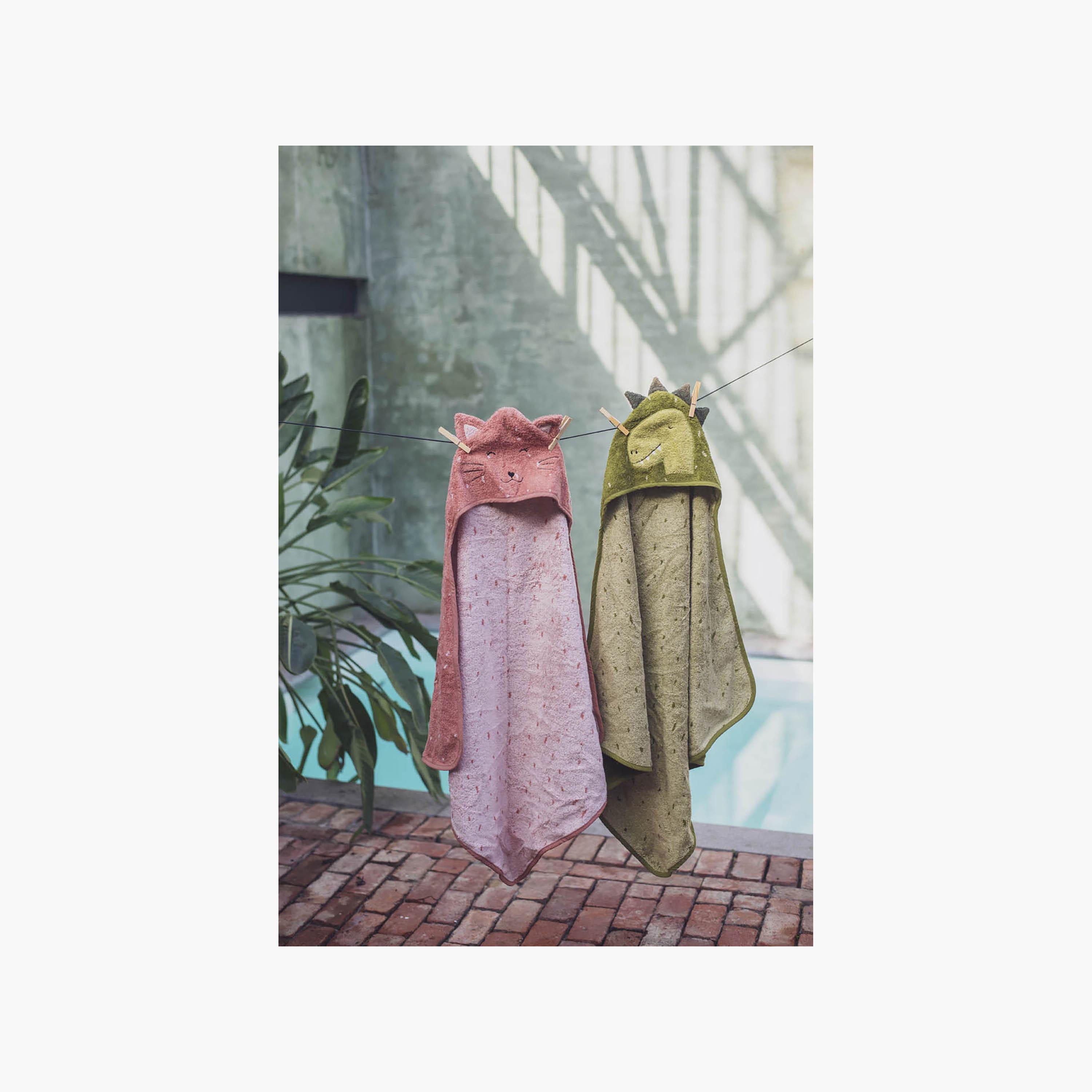 منشفة قطيفة بغطاء رأس قطن عضوي برسومات مستر دينو من تريكسي - 75 × 75 سم-baby-bathandcare-towels-image-3