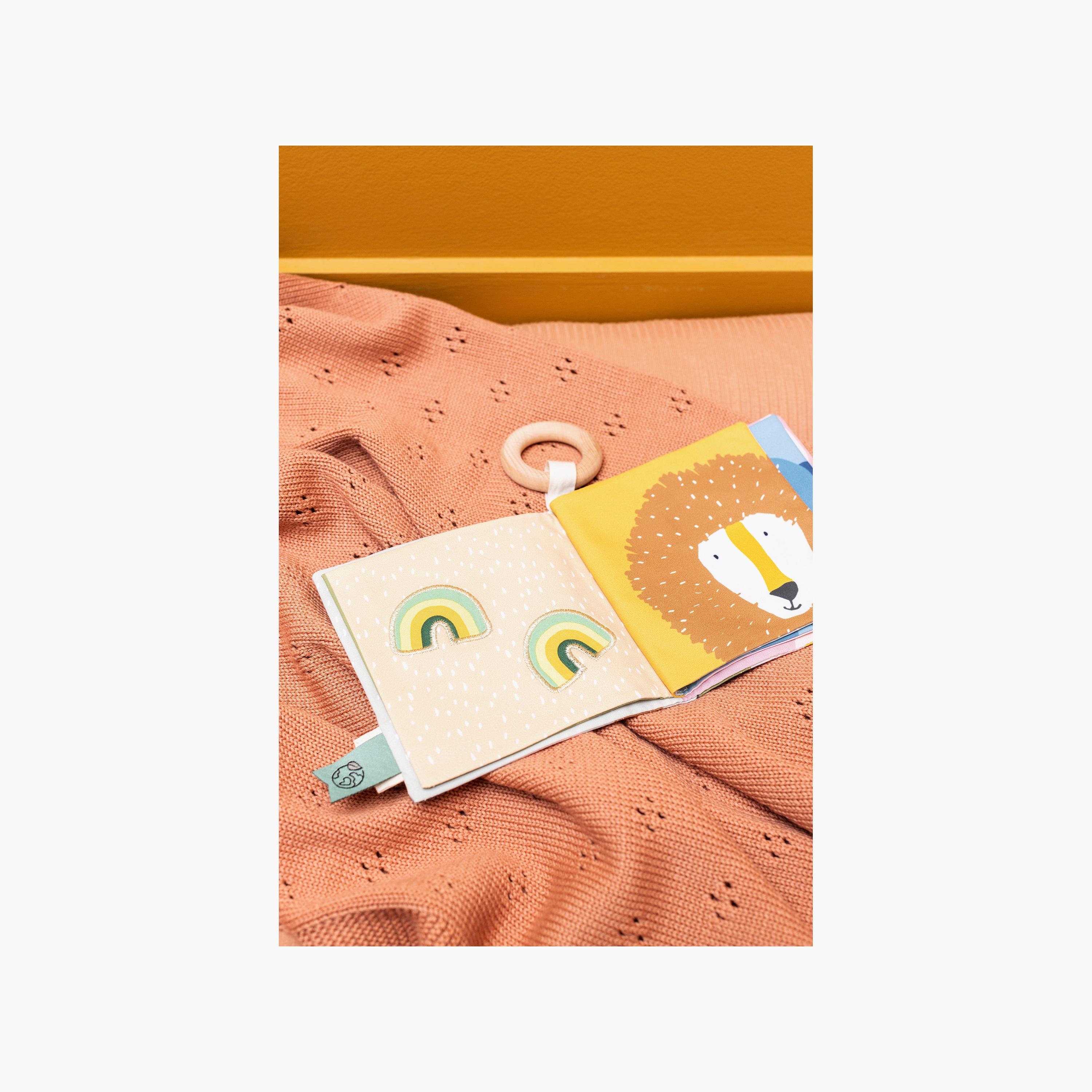Trixie Sensory Soft Crinkle Book-toys-babyandtoddlertoys-learningtoys-image-4