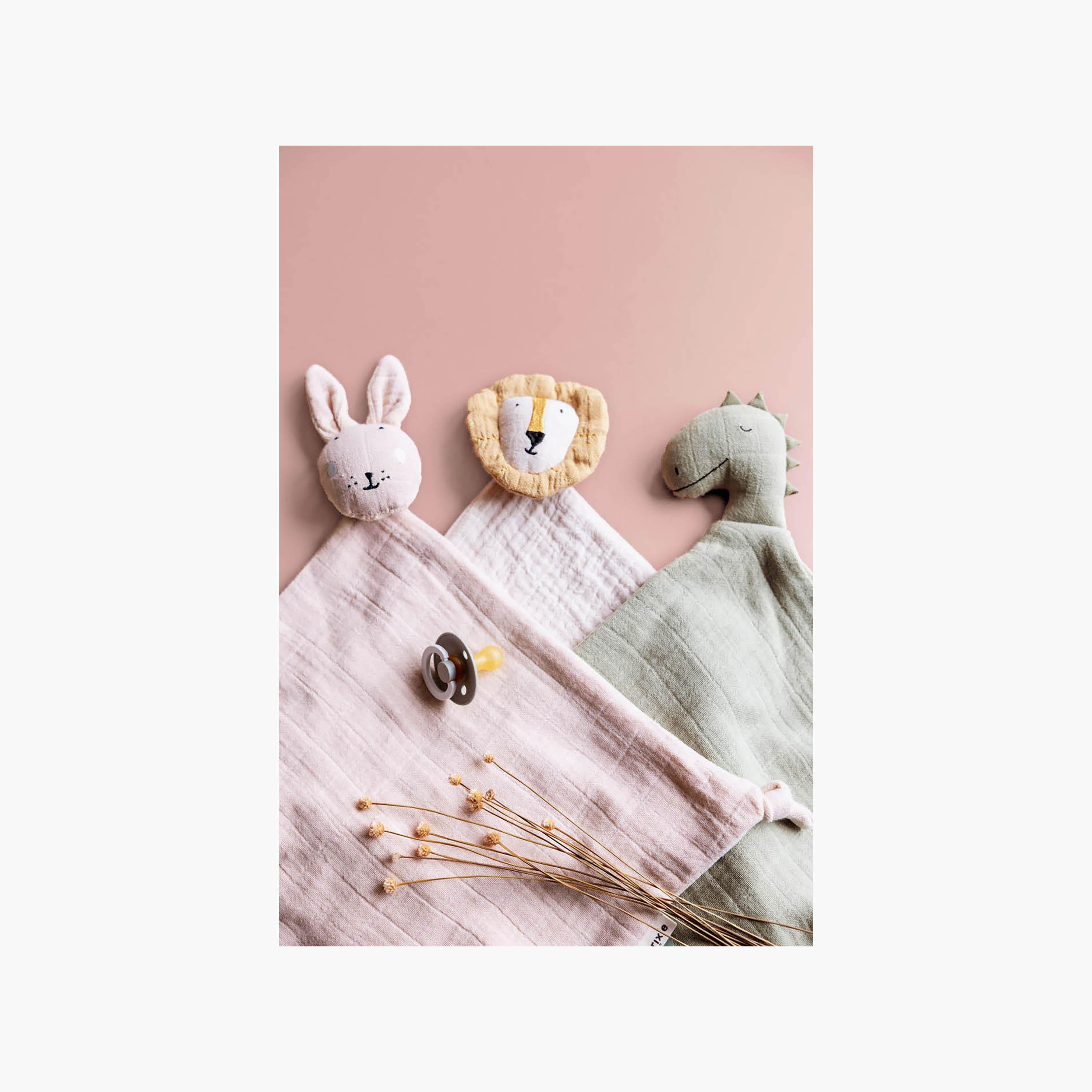 دمية بطانية تعزية ناعمة للرضع قطن عضوي برسومات مسز رابيت من تريكسي-baby-nursery-babybedding-image-2