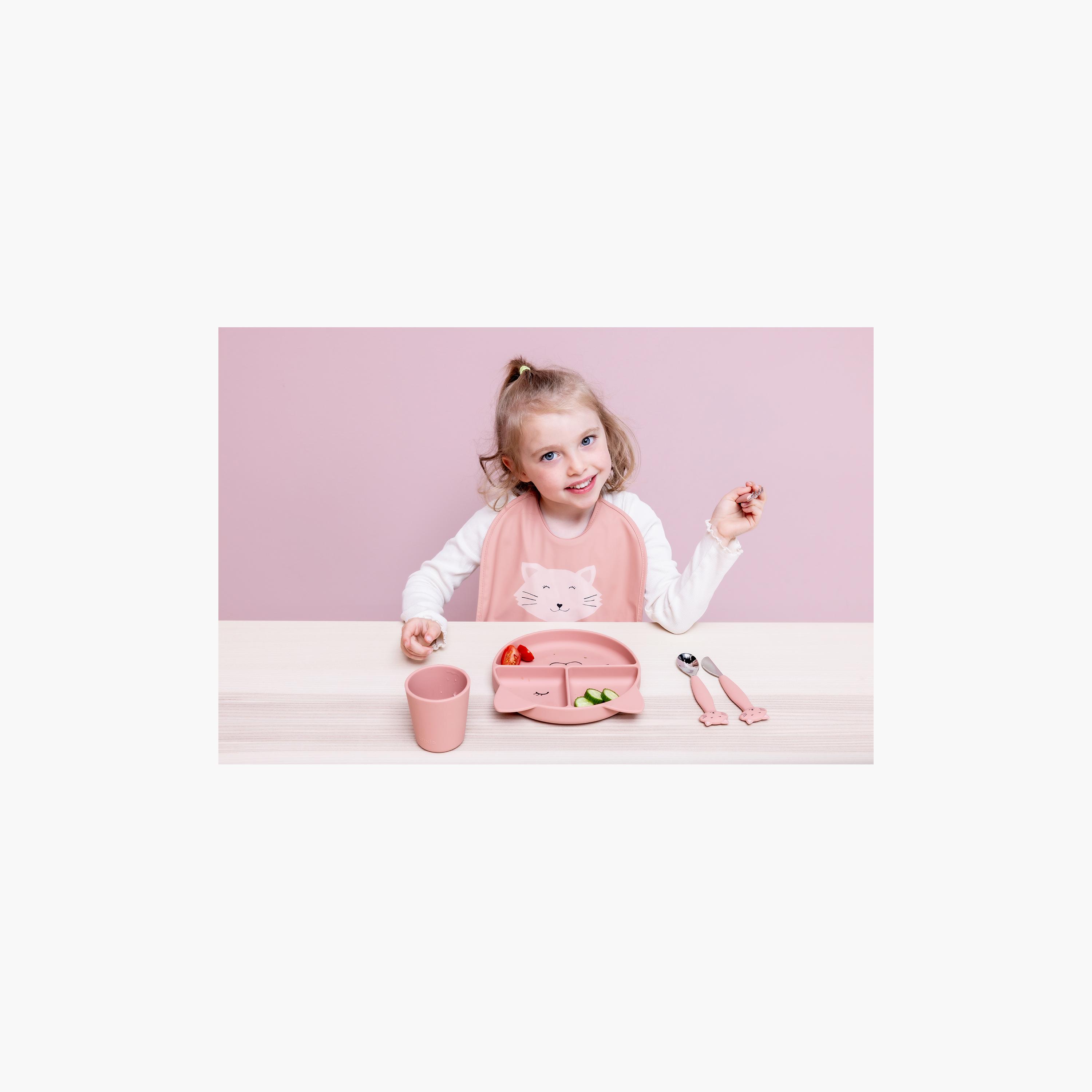 طقم أدوات مائدة ستانلس ستيل بمقبض سيليكون برسومات مسز كات من تريكسي-baby-feeding-mealtimeessentials-image-4