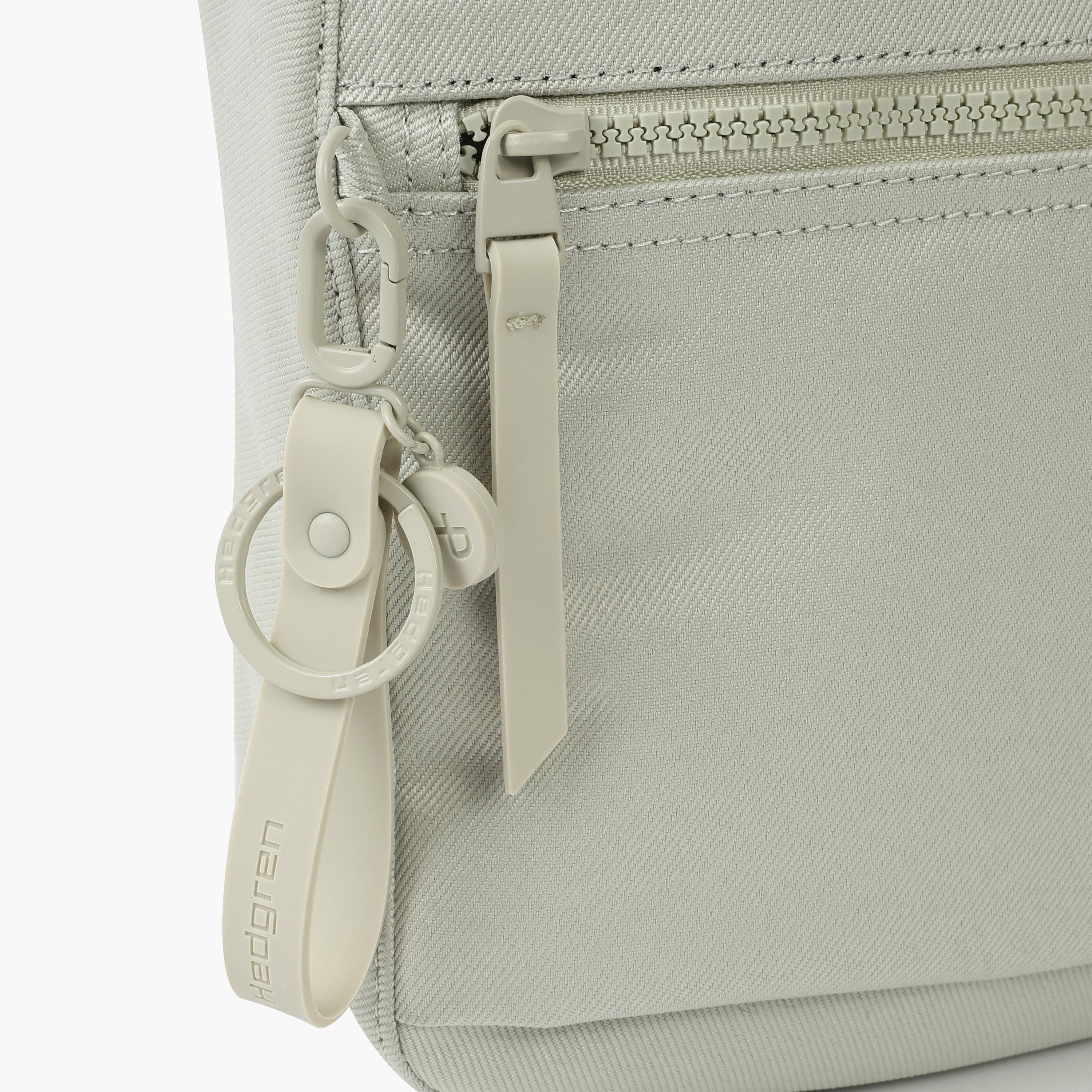 هيدجرين - شنطة كتف إنر سيتي سادة بسحاب إغلاق وحزام قابل للتعديل | 30 × 22 × 9 سم-women-bagsandwallets-handbags-image-6