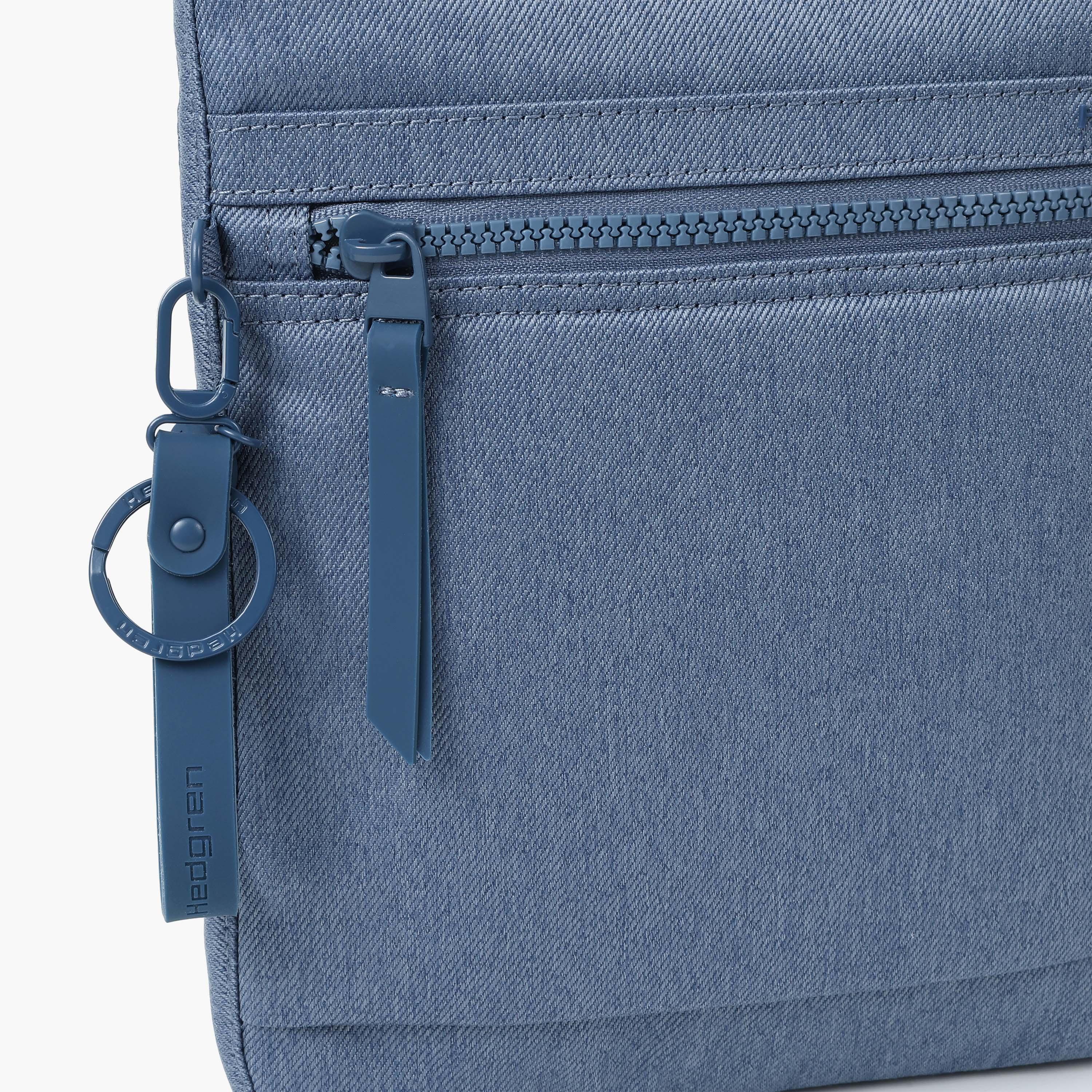هيدجرين - شنطة كتف انر سيتي سادة بسحاب إغلاق وحزام قابل للتعديل | 22 × 20 × 2 سم-women-bagsandwallets-handbags-image-6