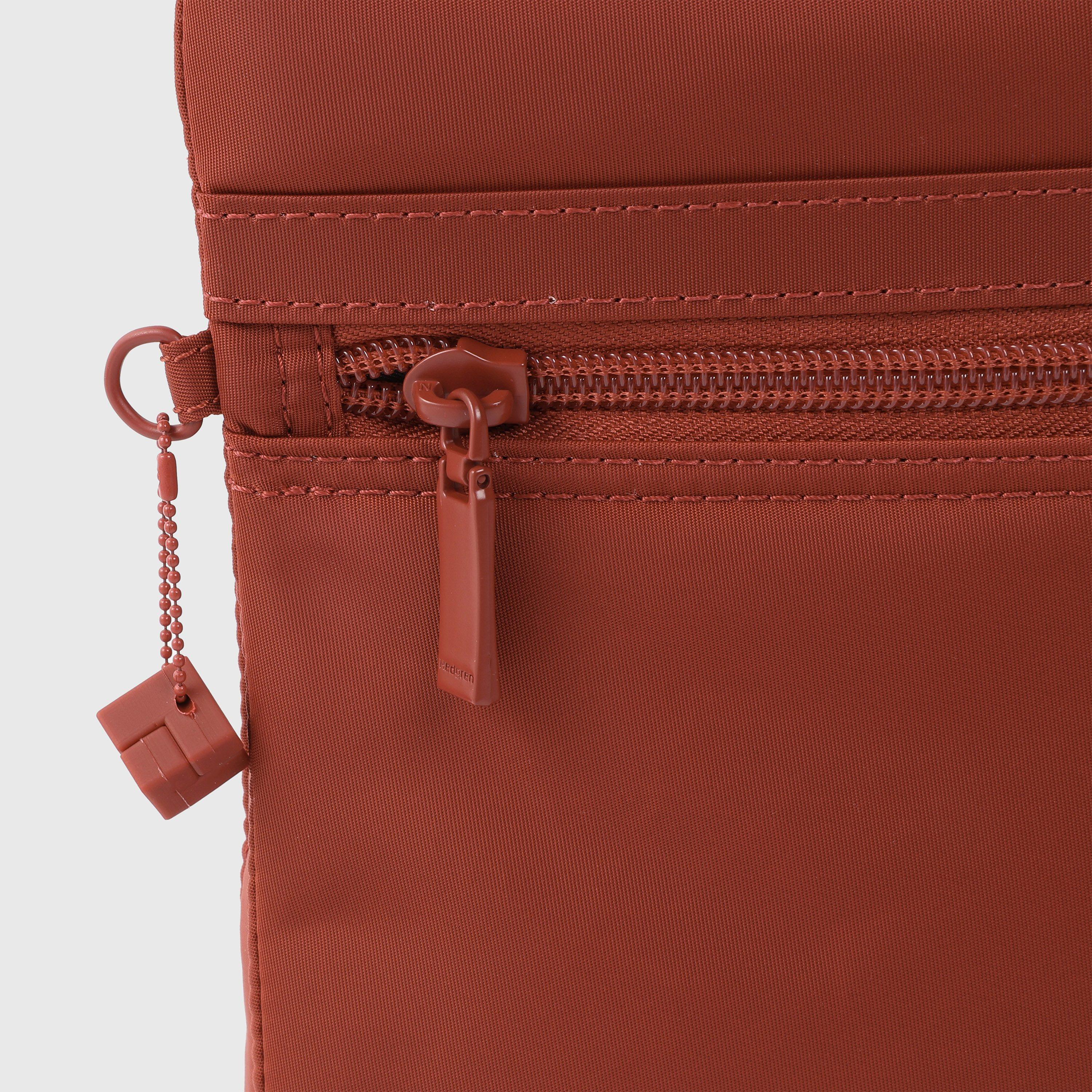 هيدجرين - شنطة كتف ليونس سادة بسحاب إغلاق وحزام قابل للتعديل | 23 × 20 × 2 سم-women-bagsandwallets-handbags-image-6