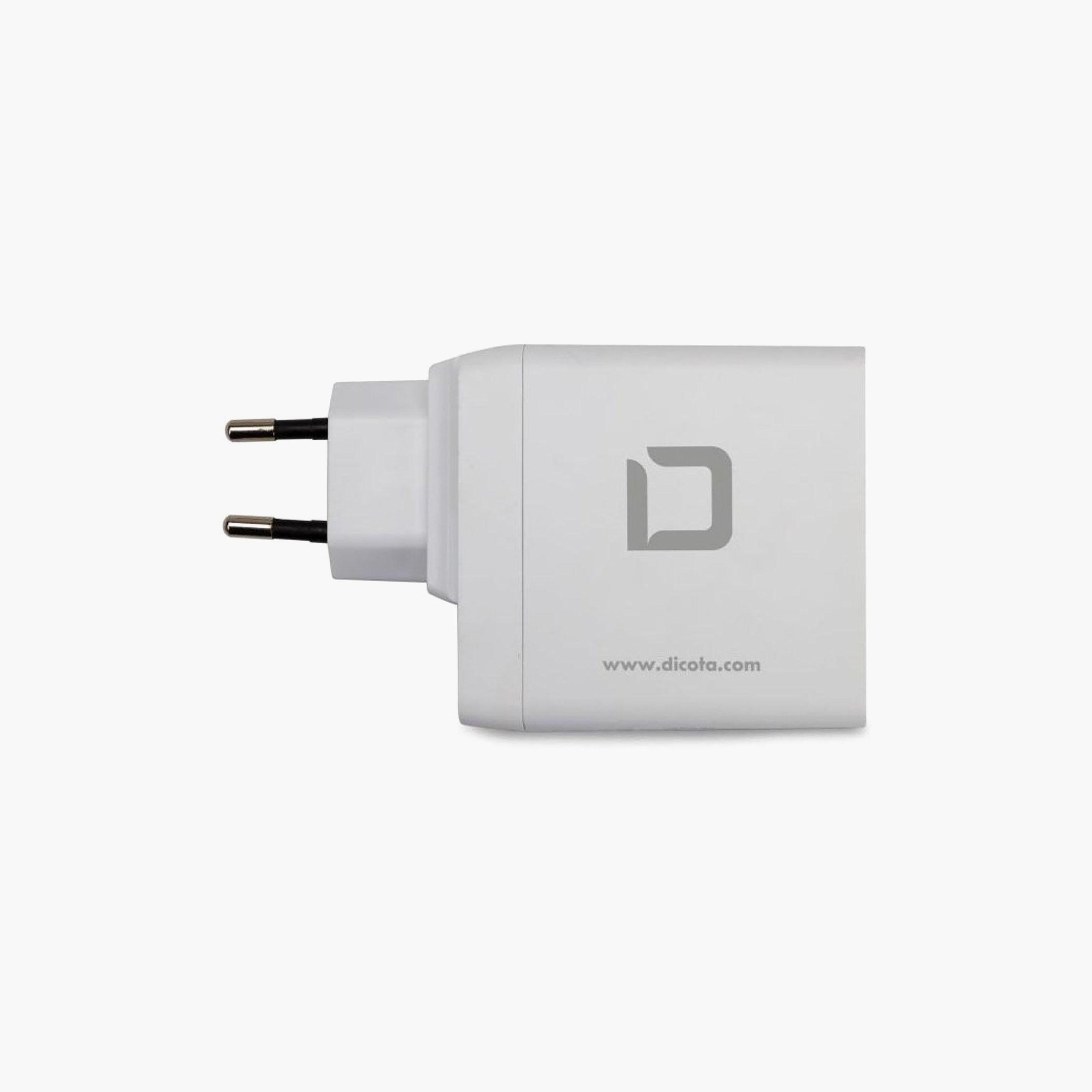 شاحن كمبيوتر محمول عالمي للسفر ديكوتا بمنفذين USB ومنفذ USB-C وقوة 45 واط | D31468-electronics-accessories-computeraccesories-image-3