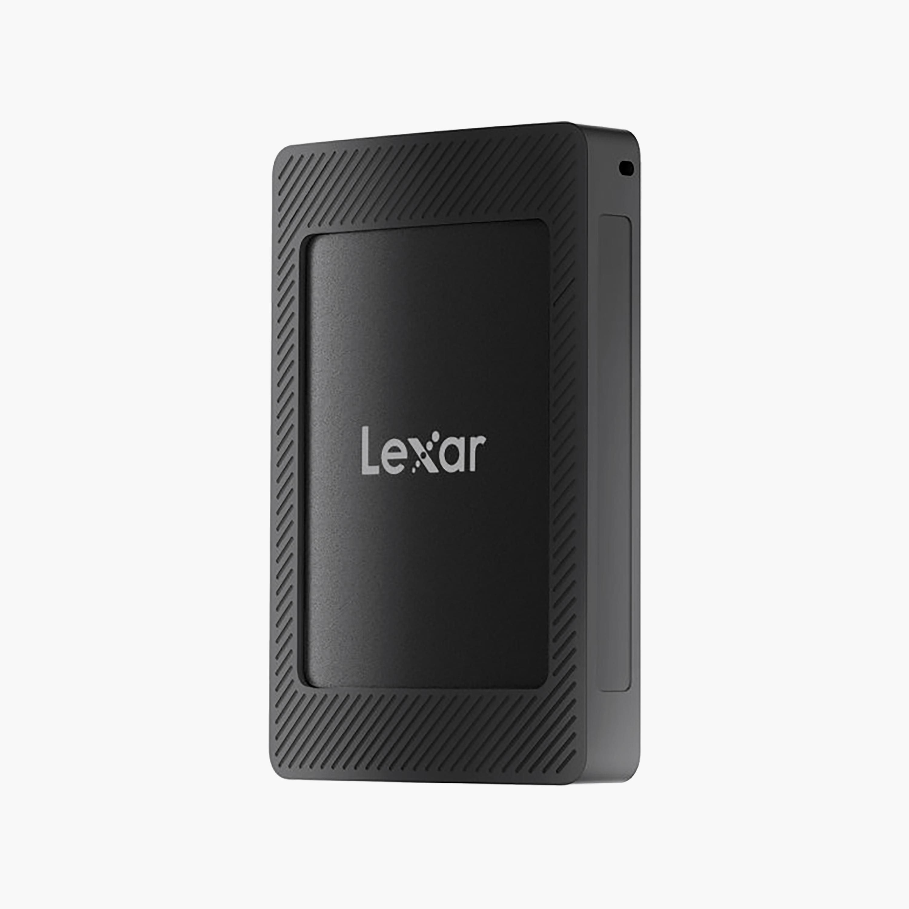 قرص تخزين محمول ليكسار SSD بسعة 1 تيرابايت بمنفذ USB 3.2 من الجيل الثاني وسرعة قراءة 2200 ملّي بايت/ثانية وكتابة 1800 ملّي بايت/ثانية باللون الأسود | LSL500M001T-RNBNG-electronics-accessories-computeraccesories-image-1