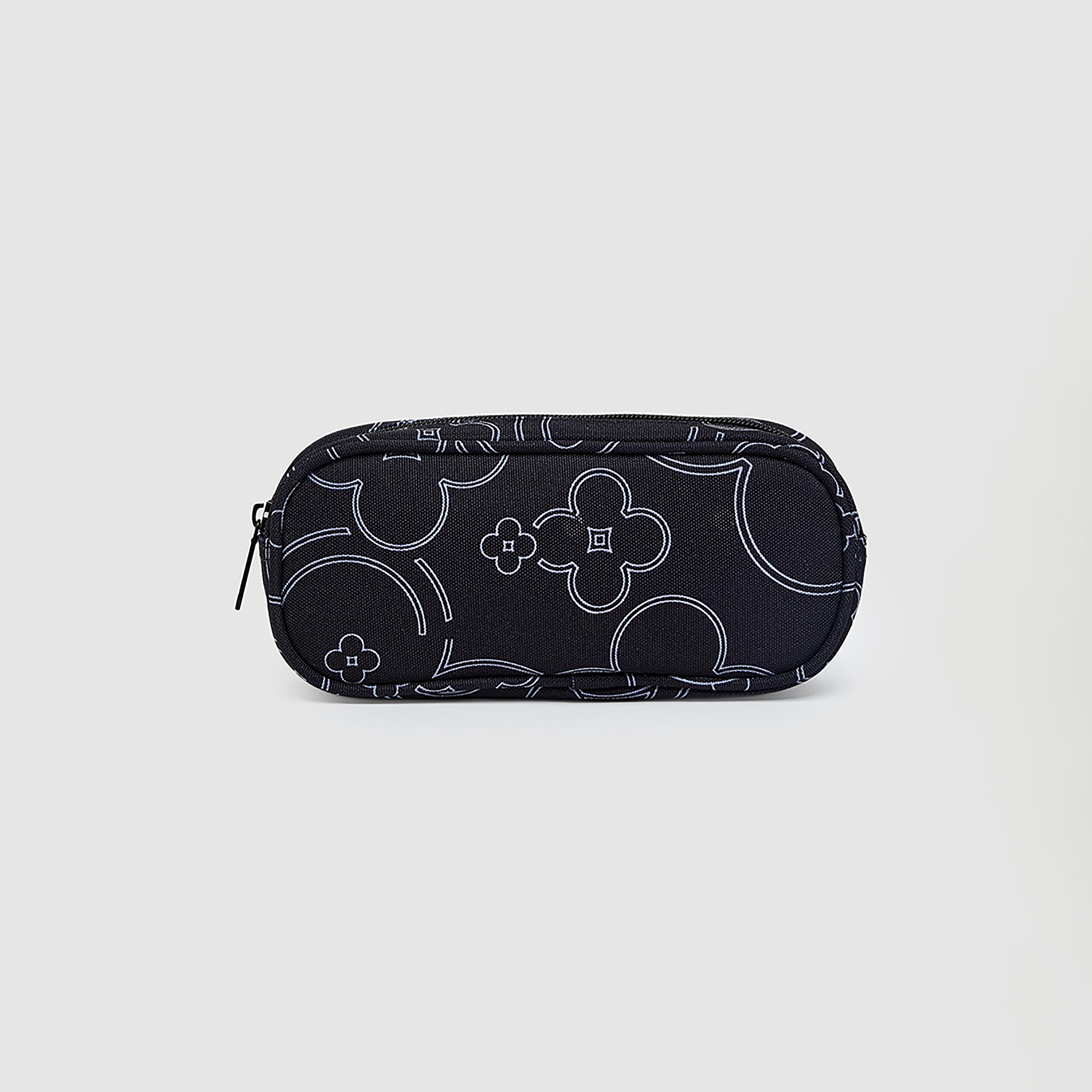 KOTON مقلمة بنقشة مونوغرام بسحاب للإغلاق | 21 × 6.5 × 6.5 سم-school-stationery-pencilcases-image-1