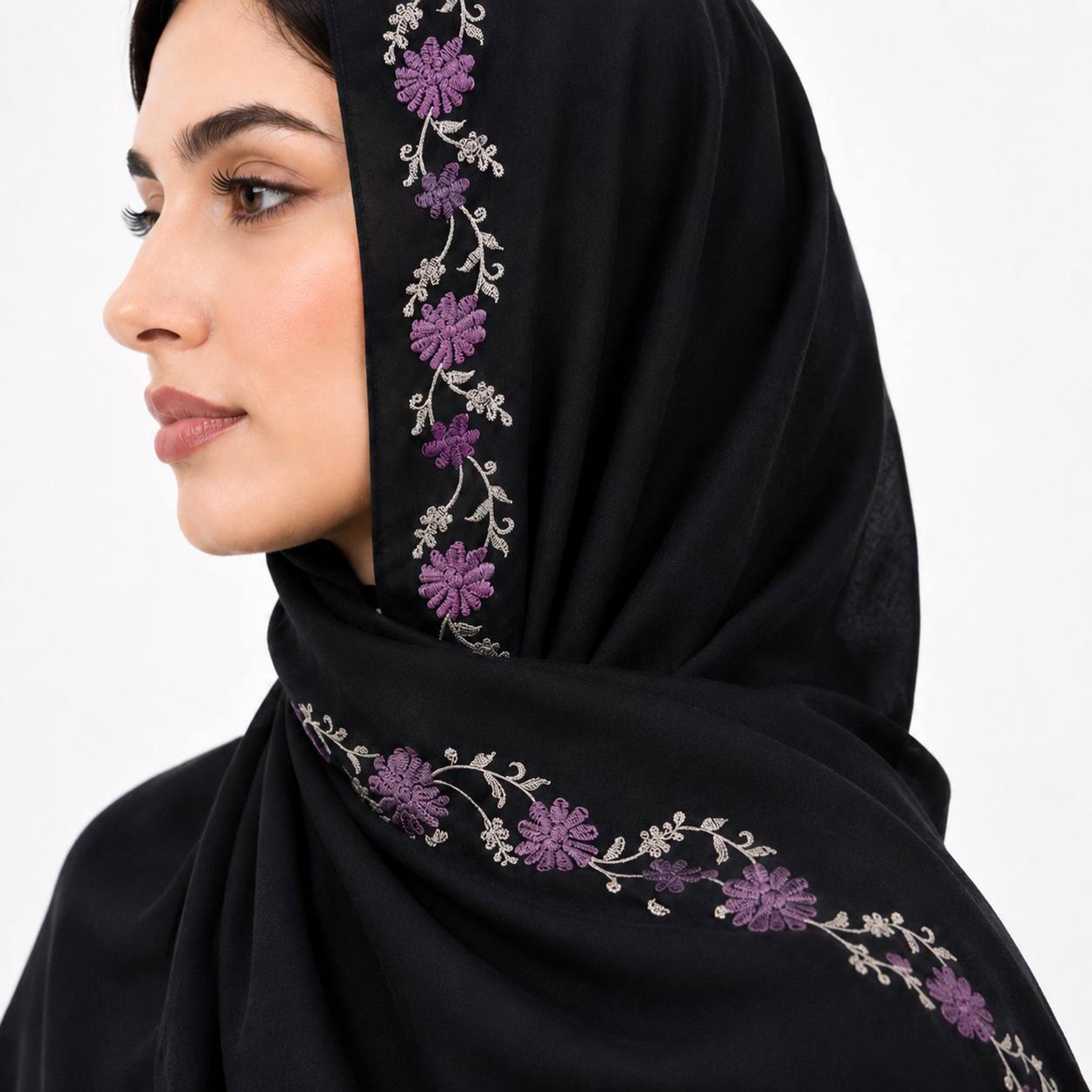 حجاب كتان أسود بحافة مطرزة بنقشة زهور من حوراء-women-arabicclothing-headscarf-hijab-image-3