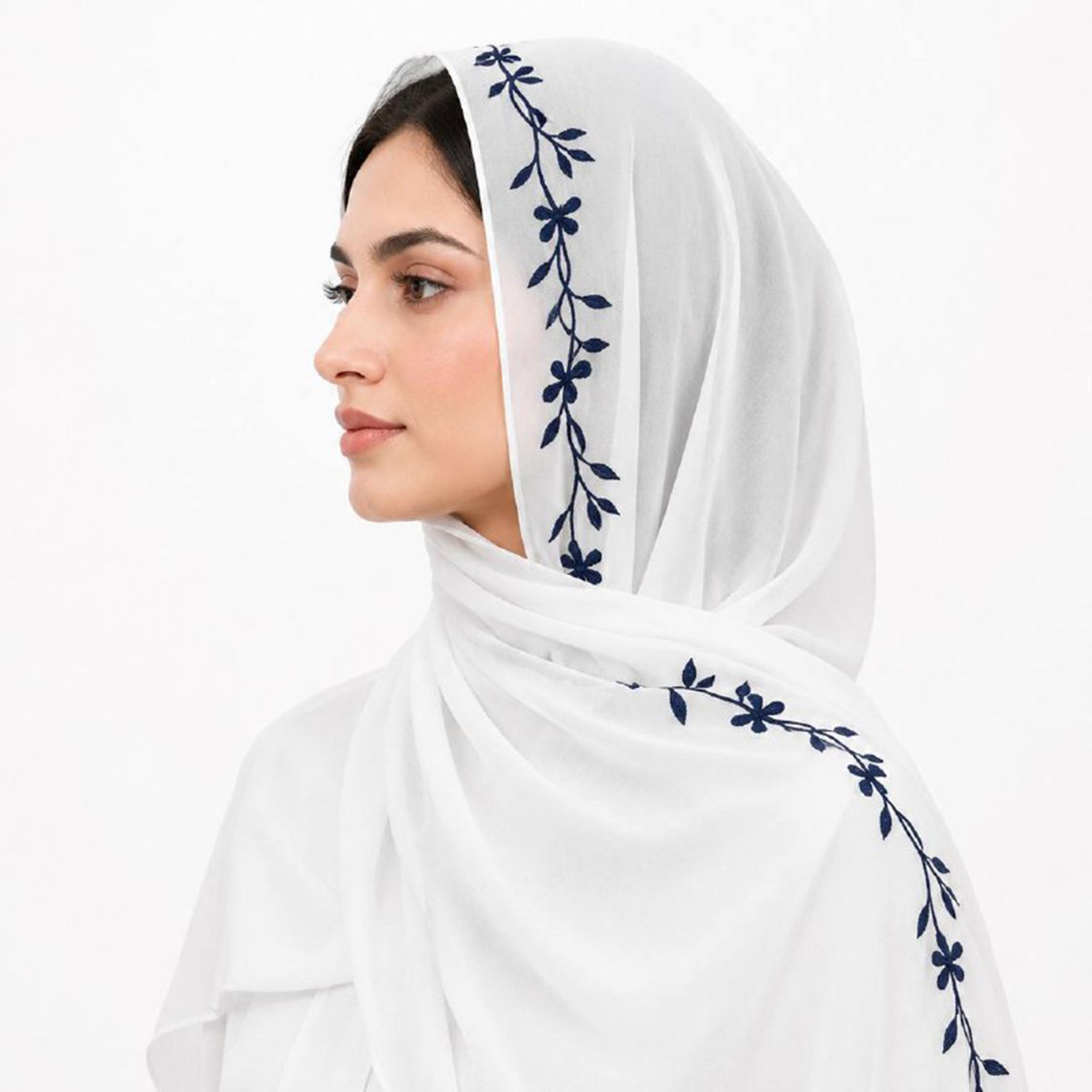 حجاب كتان أبيض بحافة مطرزة بنقشة كروم متسلقة من حوراء-women-arabicclothing-headscarf-hijab-image-1