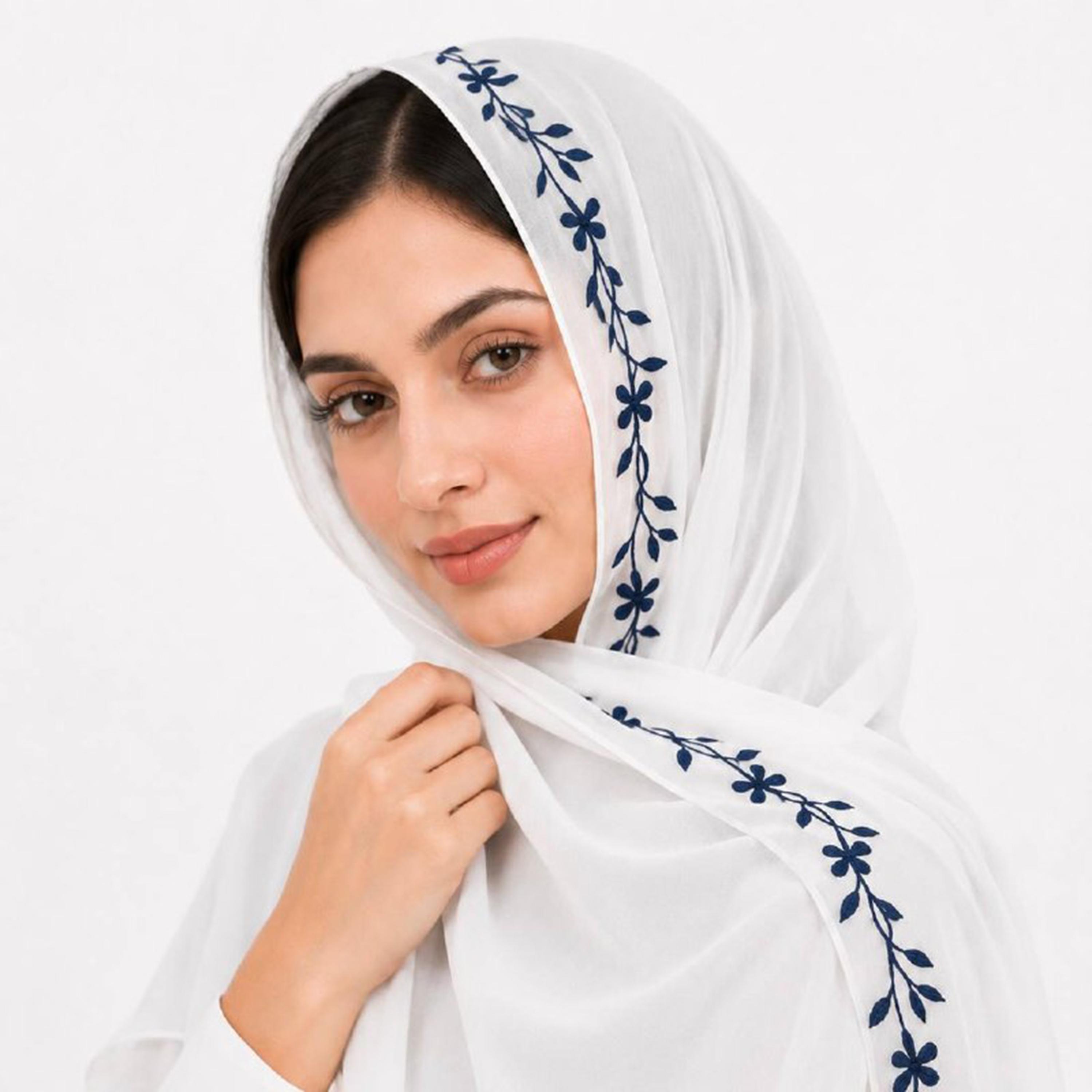 حجاب كتان أبيض بحافة مطرزة بنقشة كروم متسلقة من حوراء-women-arabicclothing-headscarf-hijab-image-2