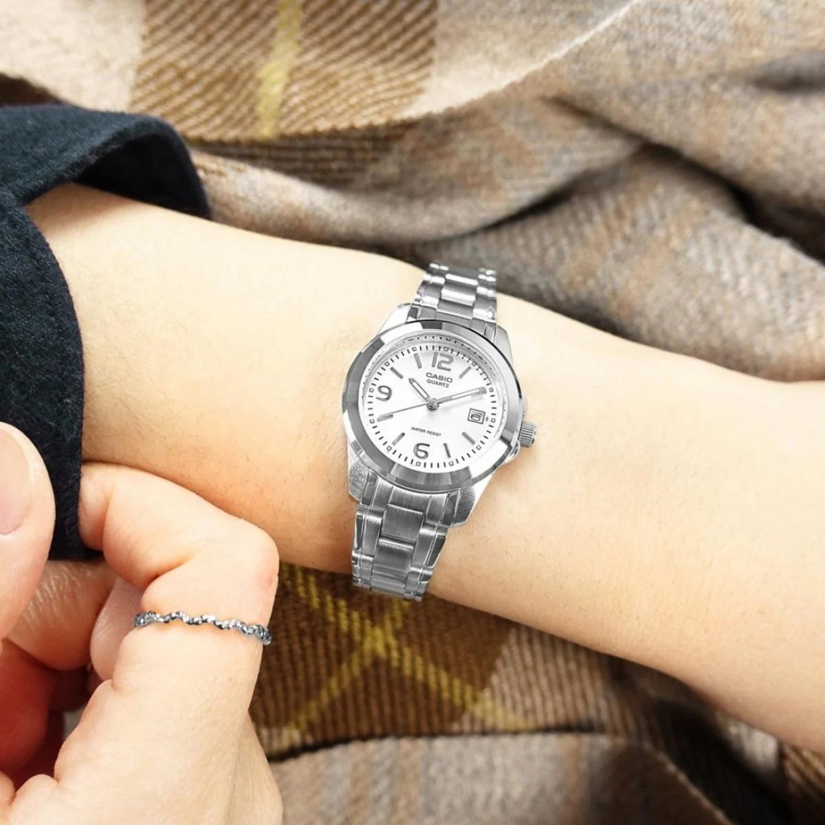 CASIO Women's Analog White Dial Watch  | LTP-1215A-7ADF-women-watchesandjewellery-watches-image-2