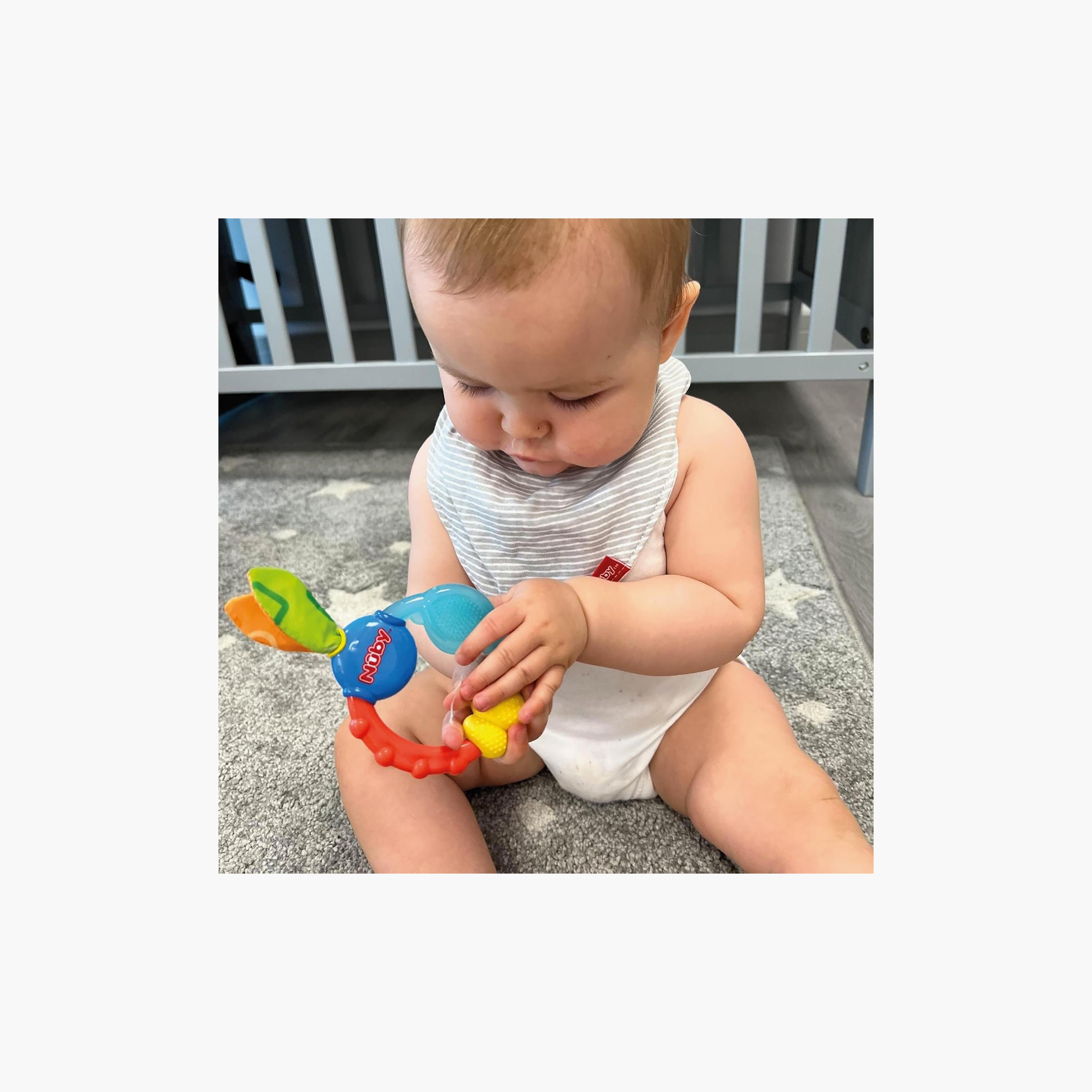 حلقة تسنين مع مدلك لثة بارز الملمس واكي ثيتر ألوان متنوعة من نوبي-toys-babyandtoddlertoys-rattlesandteethers-image-6