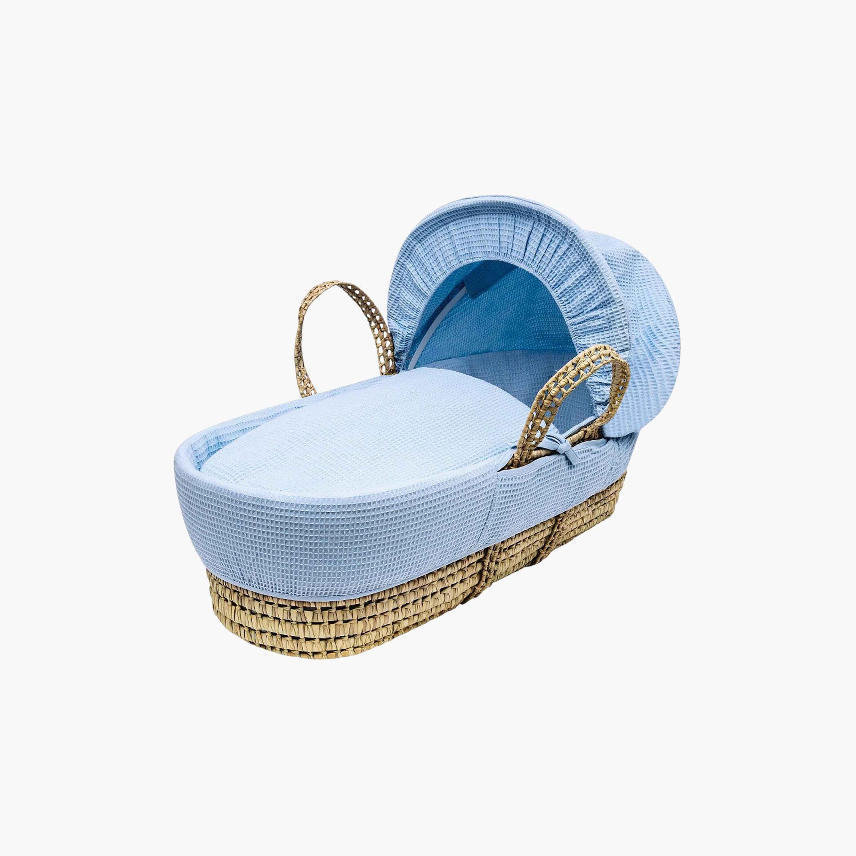 سلة موسى بتصميم الوافل سيليست من كيندر فالي-baby-nursery-furniture-mosesbaskets-image-1