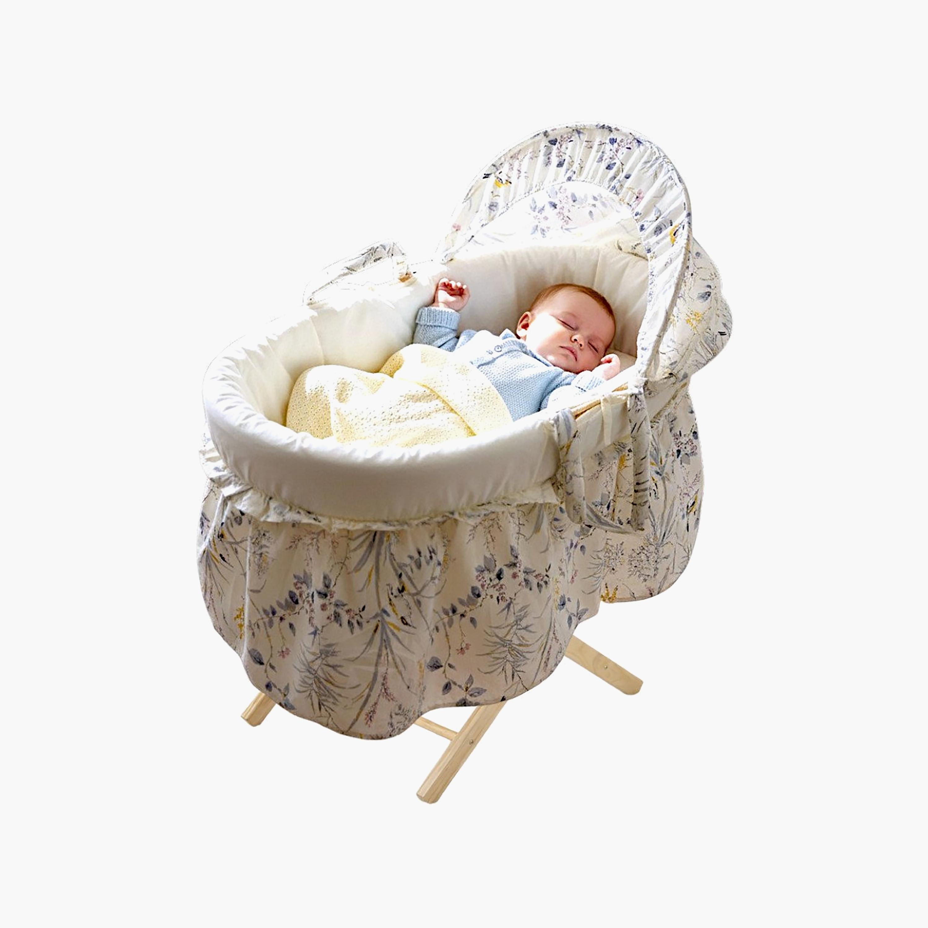 سلة موسى فاخرة بتصميم زهور برية مع حامل أوبال قابل للطي من كيندر فالي-baby-nursery-furniture-mosesbaskets-image-4