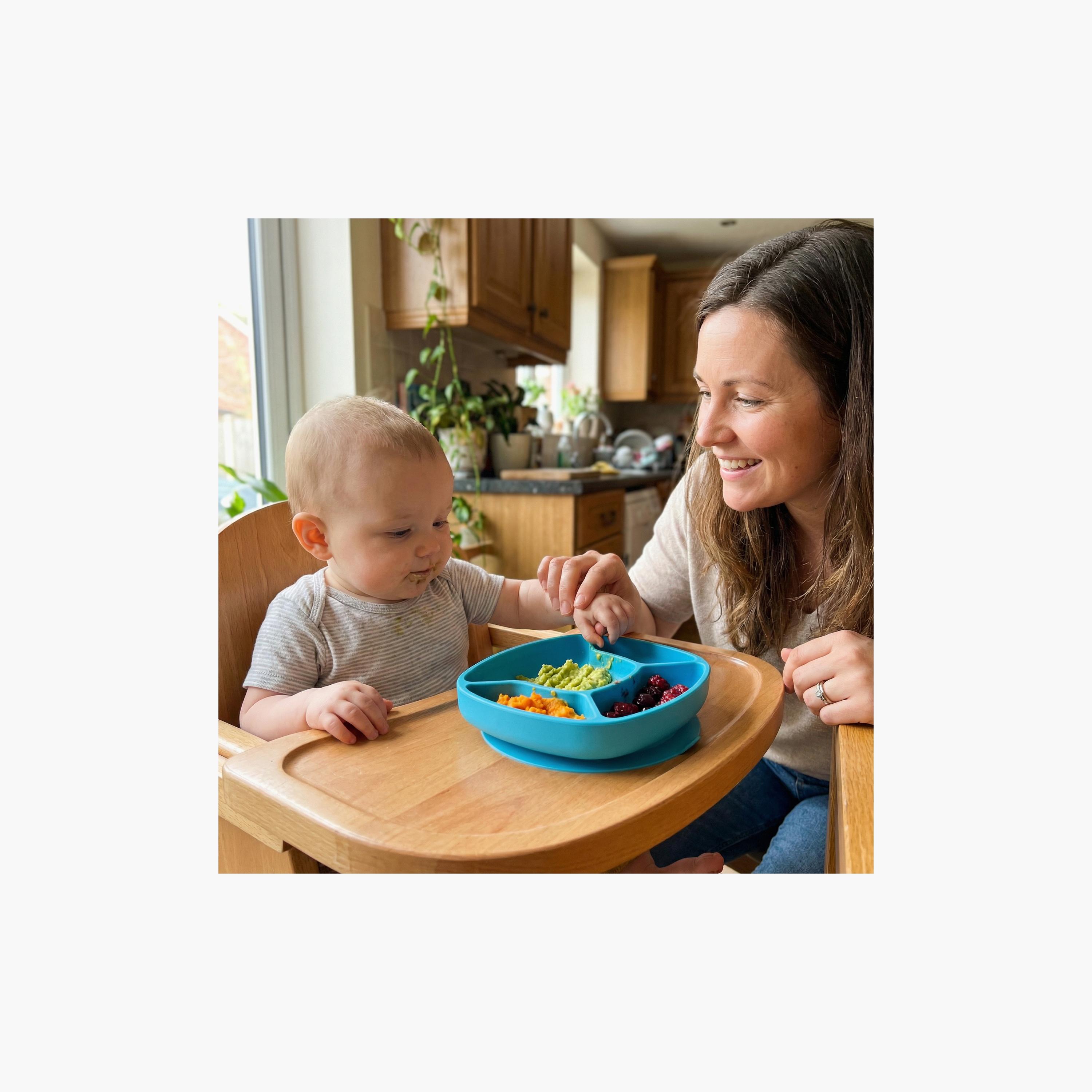طبق سيليكون بقاعدة شفط ستيك آند سناك من بلايجرو-baby-feeding-mealtimeessentials-image-3