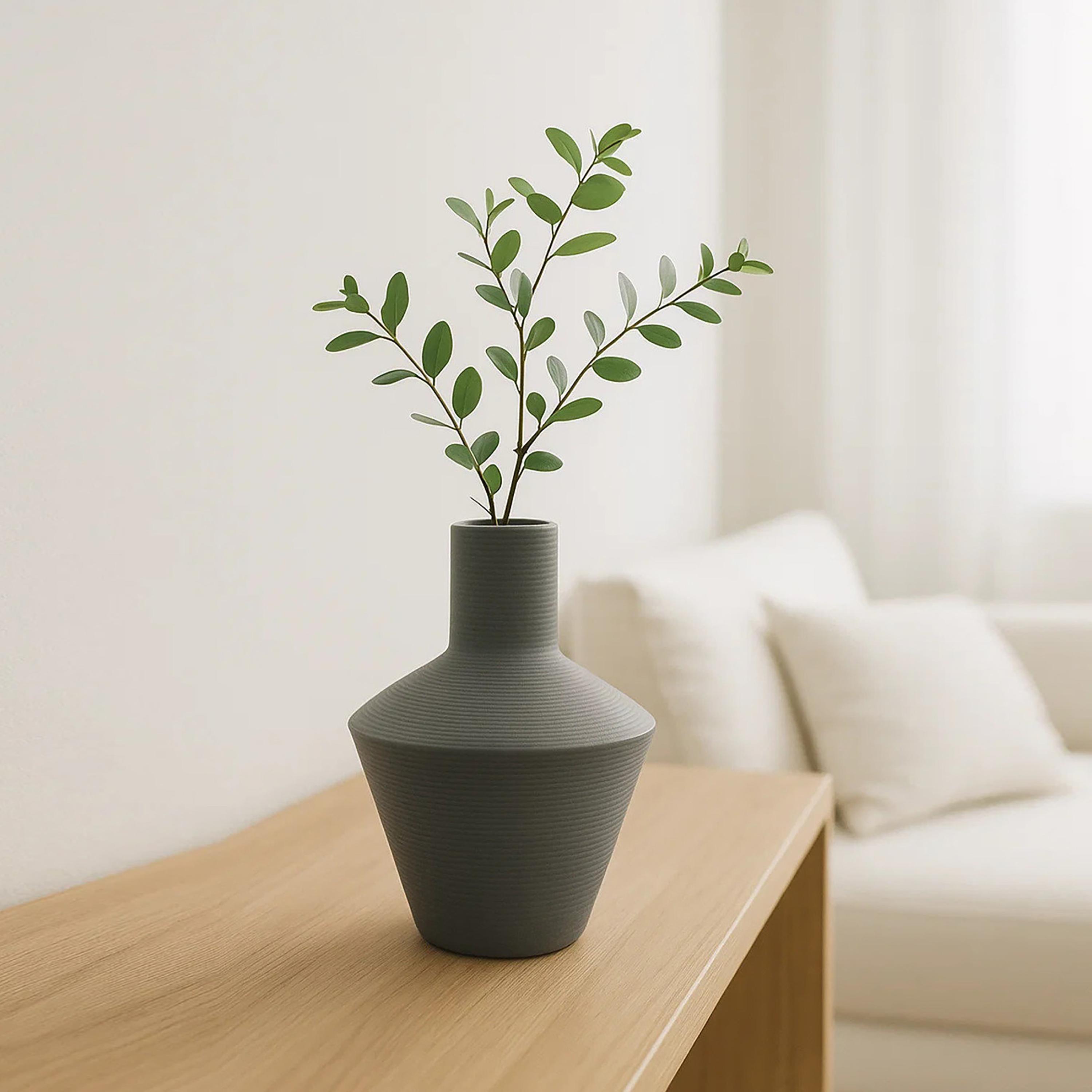 مزهرية سيراميك بملمس بارز رمادية من ماريا هومز-household-decor-vasesandbowls-image-1