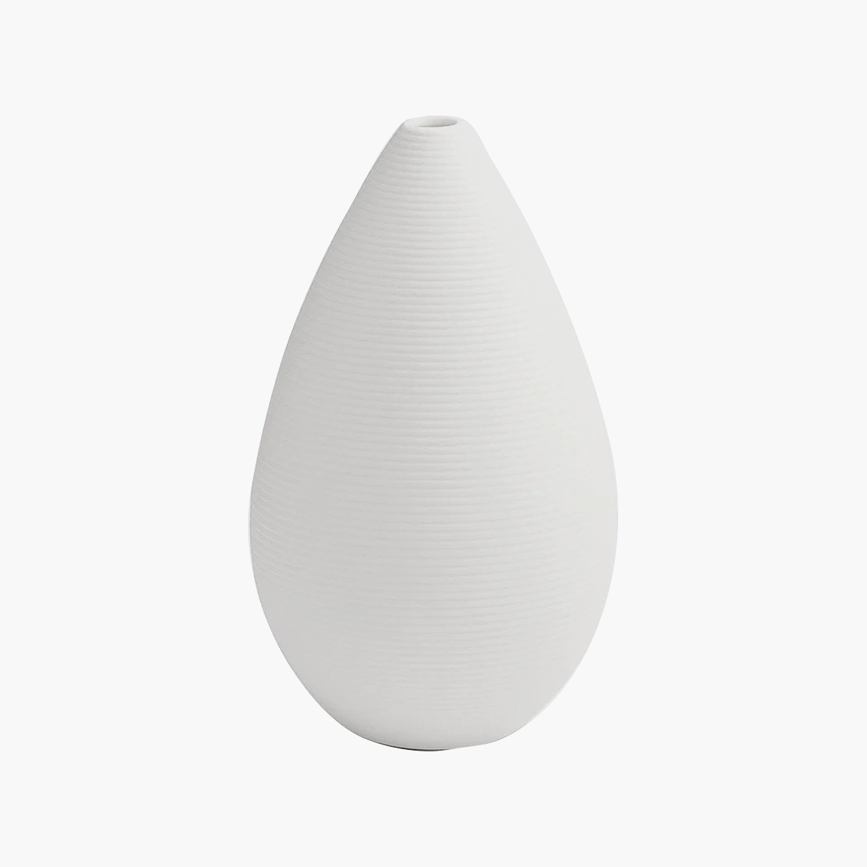 مزهرية سيراميك بتصميم قطرة الماء باللون الأبيض من ماريا هومز-household-decor-vasesandbowls-image-5