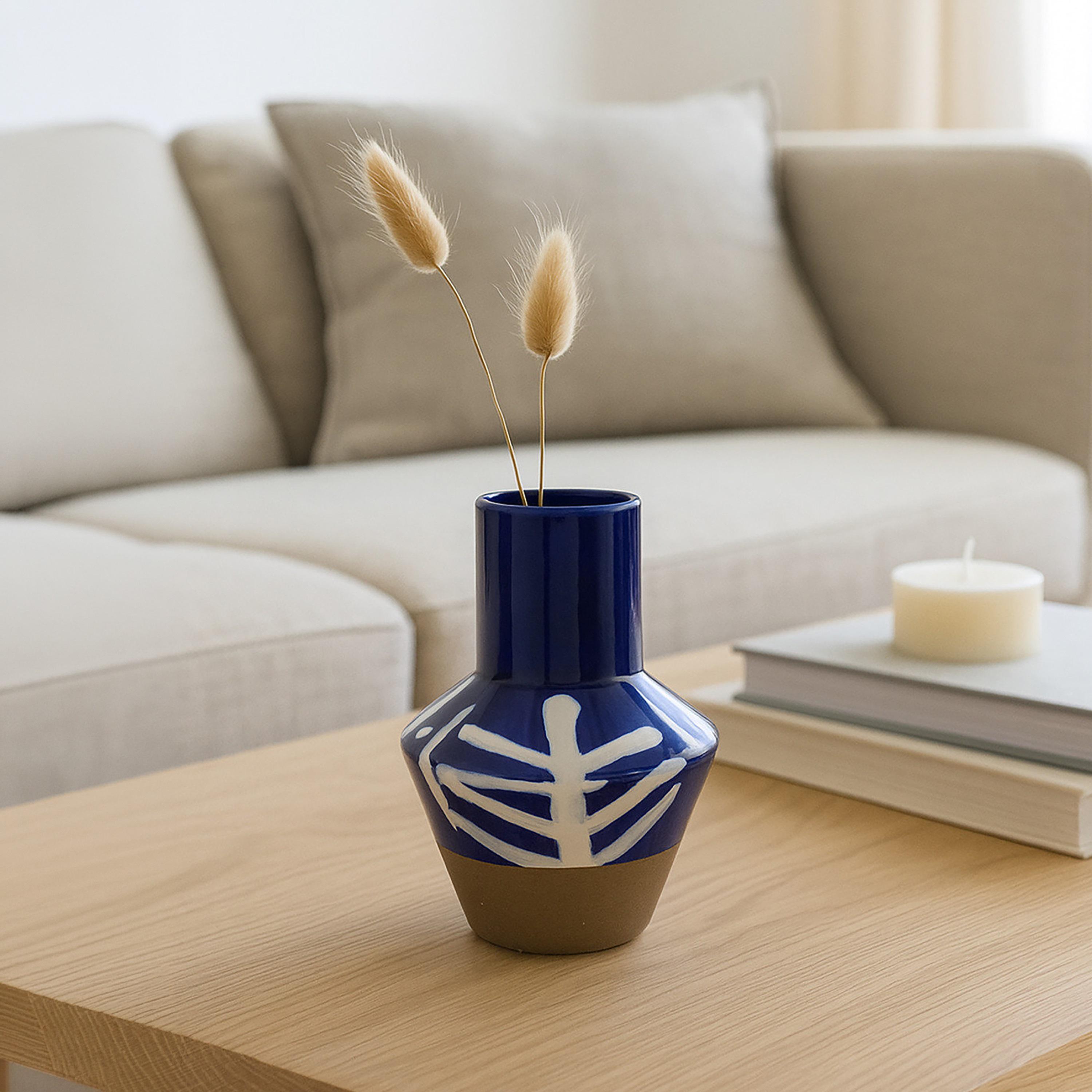 مزهرية سيراميك بتصميم هندسي متعدد الألوان من ماريا هومز-household-decor-vasesandbowls-image-1