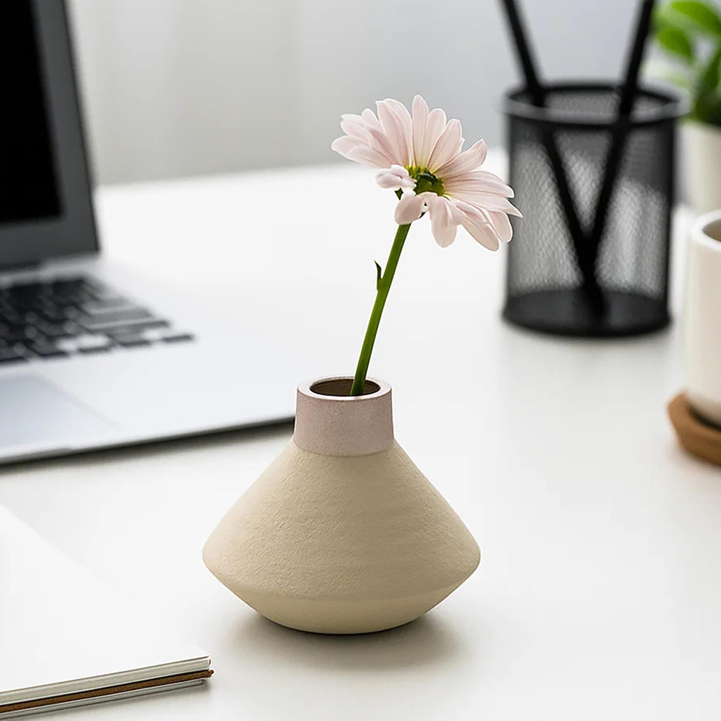 مزهرية سيراميك متعددة الألوان من ماريا هومز-household-decor-vasesandbowls-image-1